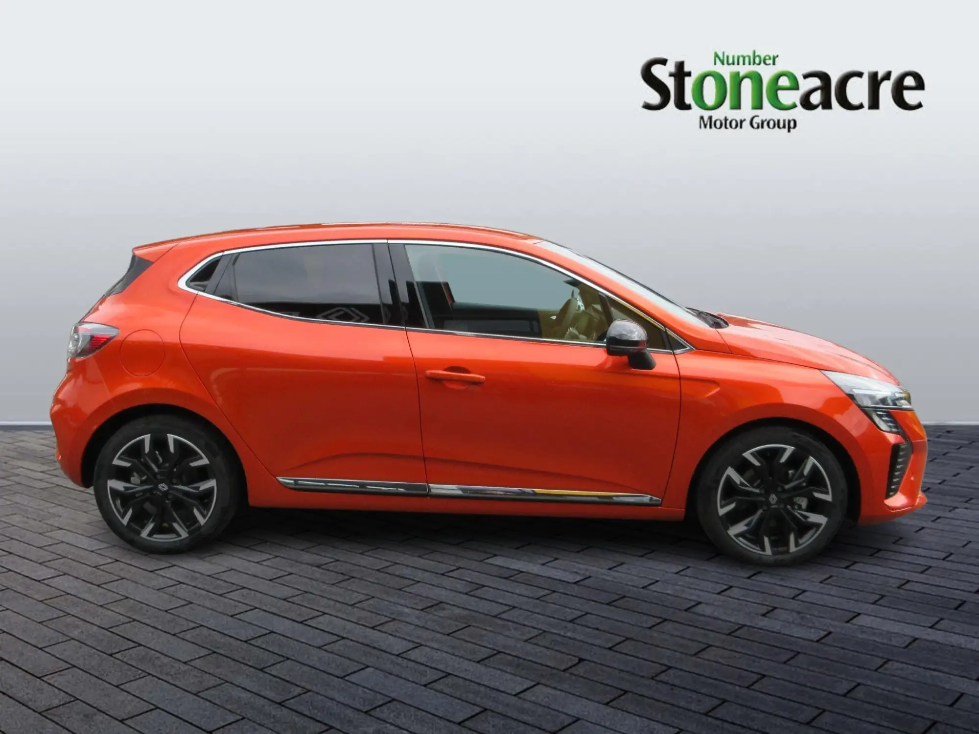 Renault Clio E-Tech 1.6 E-TECH techno Auto Euro 6 (s/s) 5dr NU26YWF Image 2