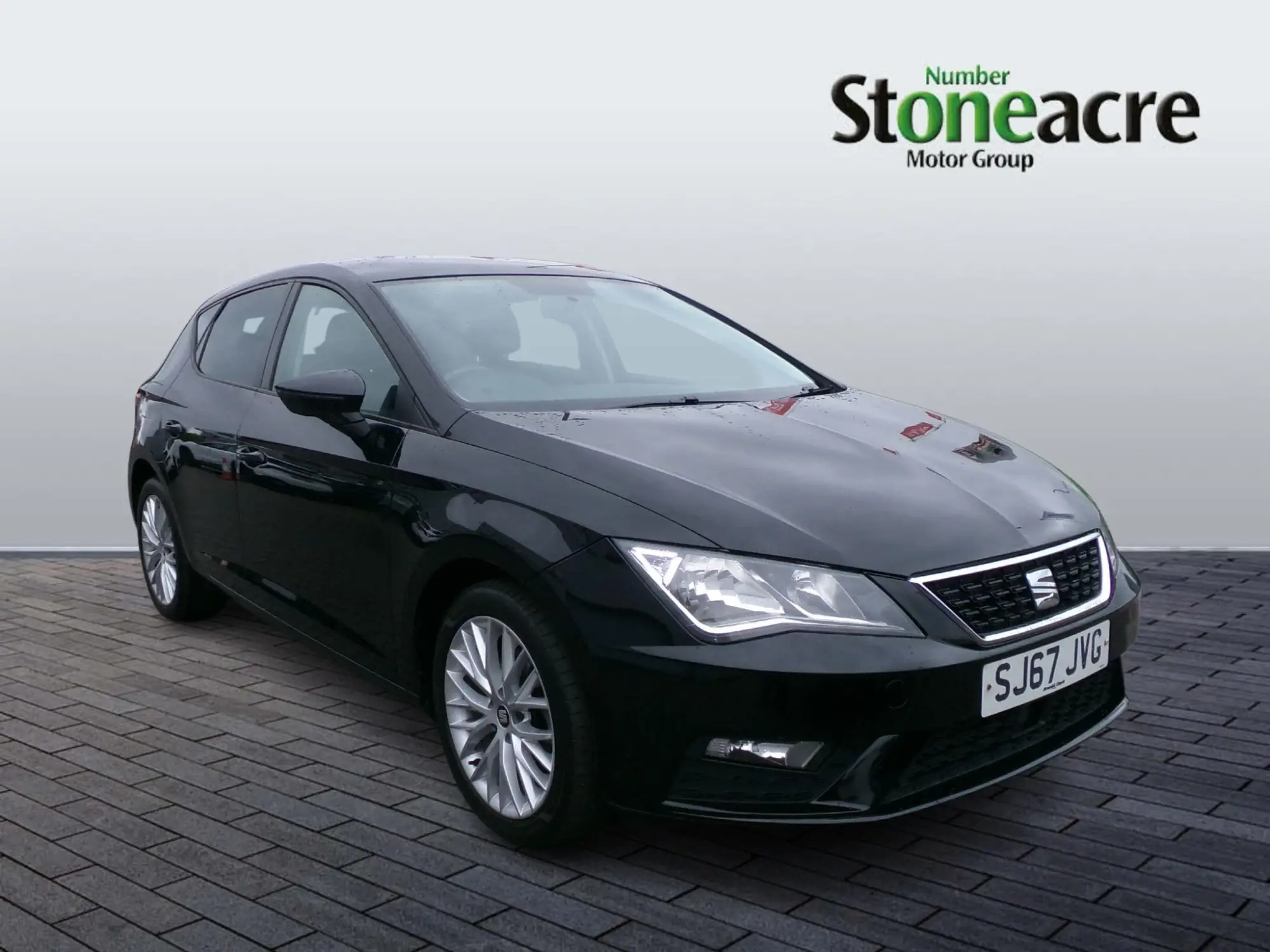 SEAT Leon 1.6 TDI SE Dynamic Technology Euro 6 (s/s) 5dr SJ67JVG Image 1