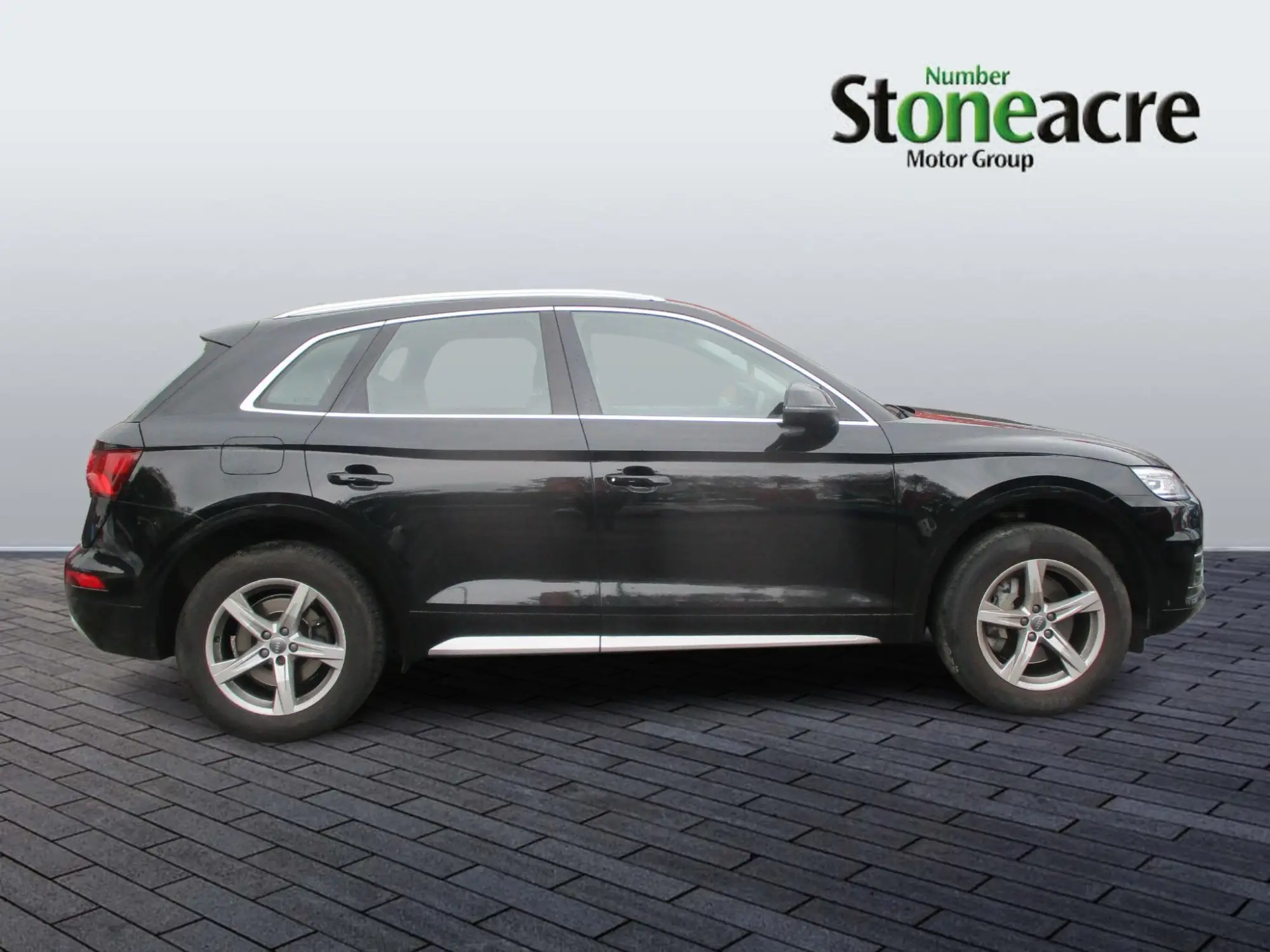 Audi Q5 2.0 TDI 40 Sport S Tronic quattro Euro 6 (s/s) 5dr YG70ENL Image 2