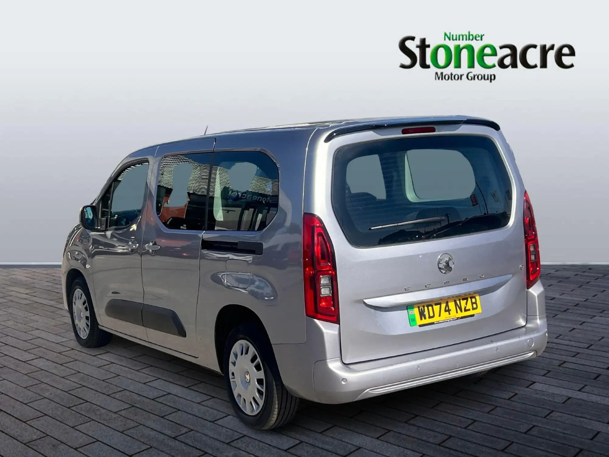 Vauxhall Combo Life Electric 52kWh Design XL MPV Auto 5dr (7.4kW Charger) WD74NZB Image 3