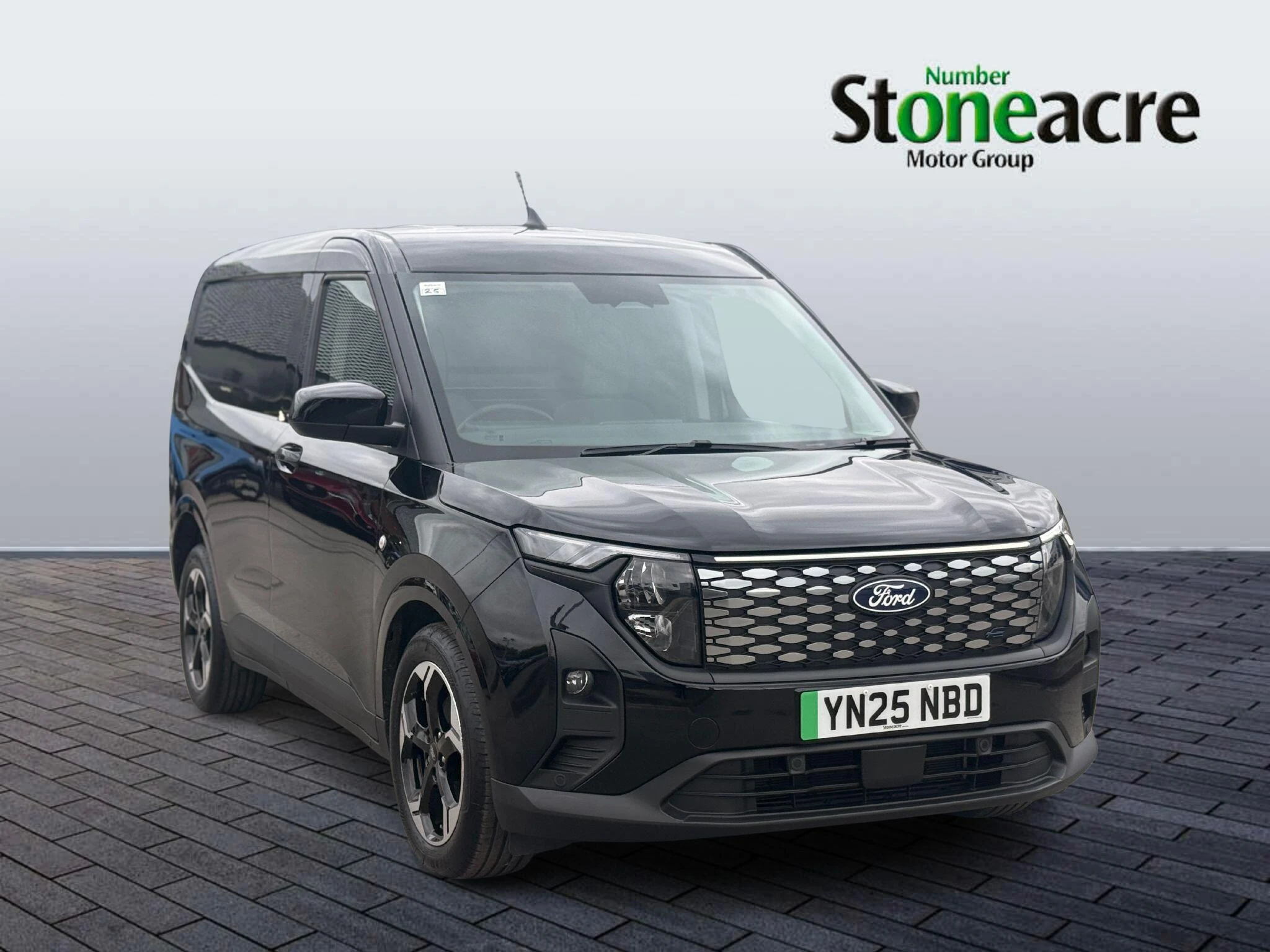 Ford E-Transit Courier