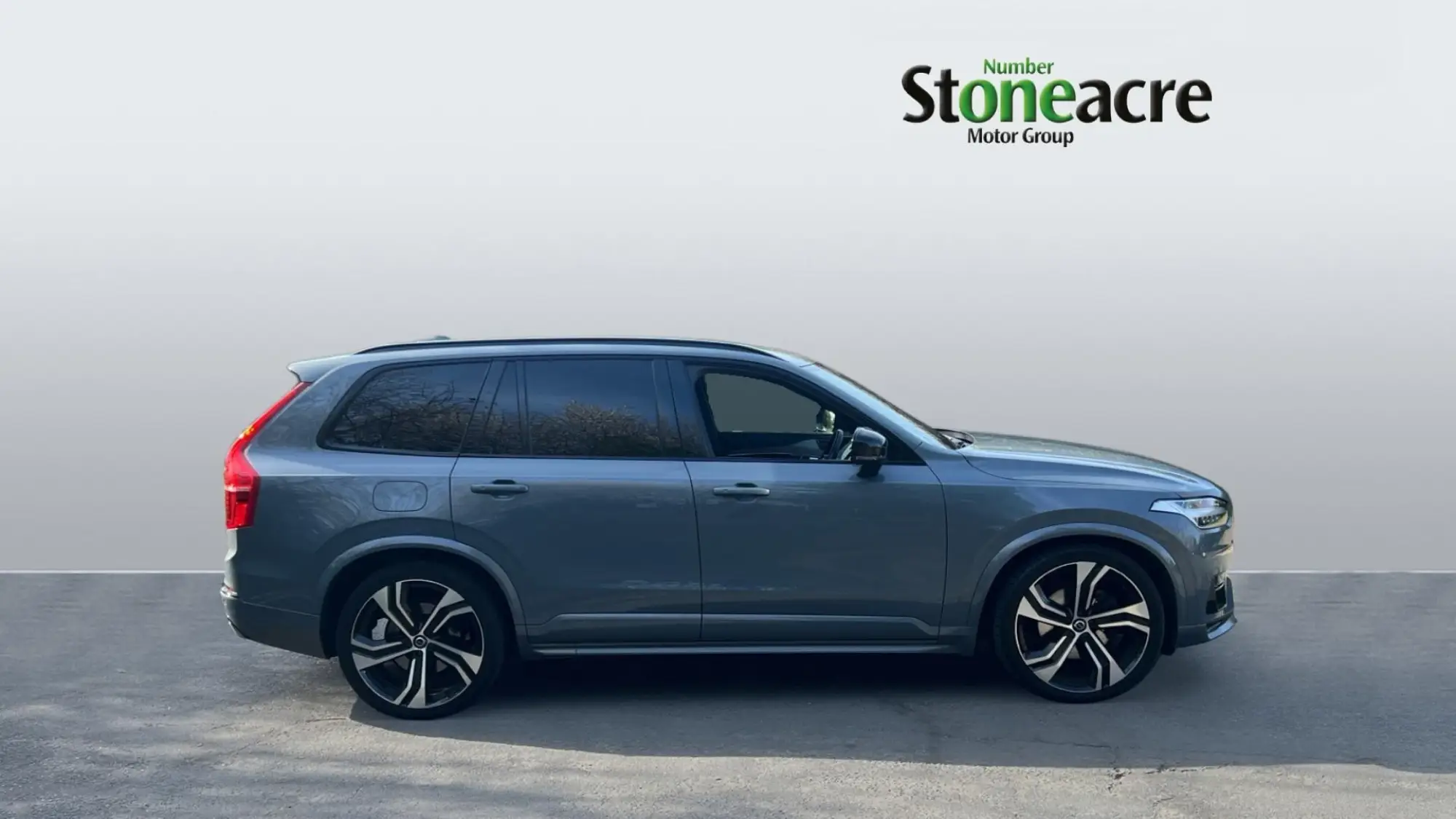 Volvo XC90 2.0 B5D [235] R DESIGN Pro 5dr AWD Geartronic YJ22ZMZ Image 3