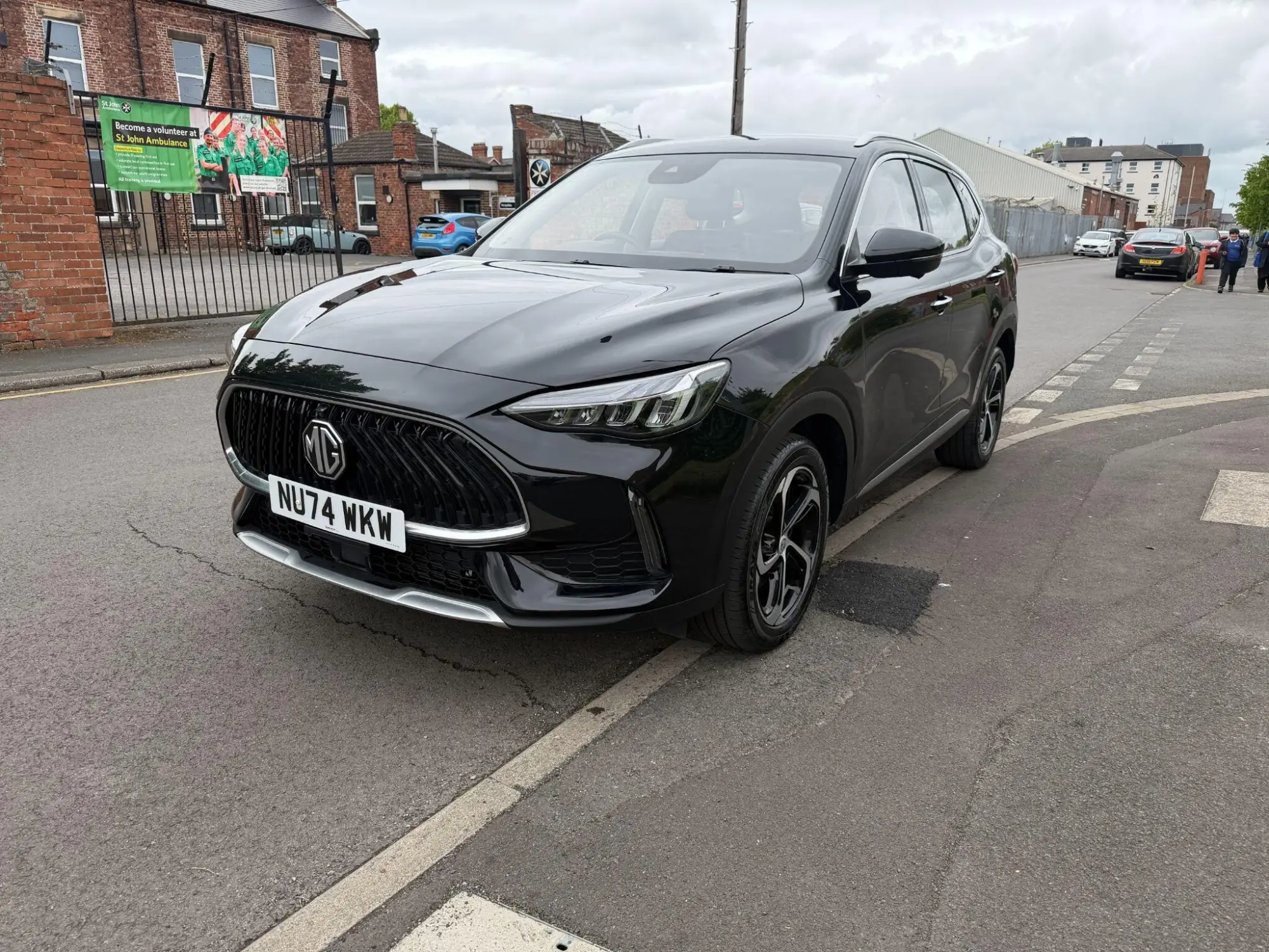 MG HS Plug-In Hybrid 1.5 T-GDI 16.6 kWh SE Auto Euro 6 (s/s) 5dr NU74WKW Image 2