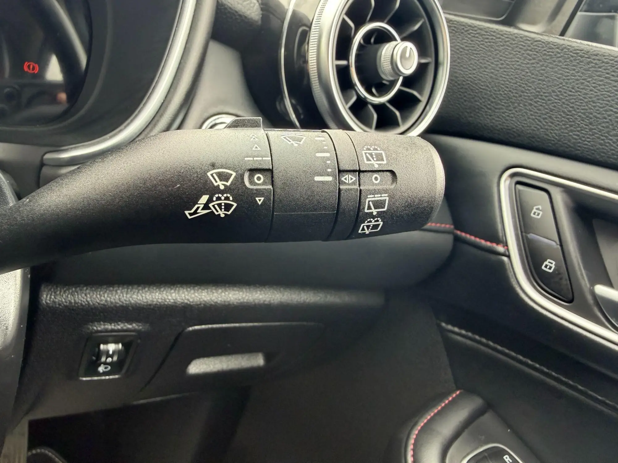 MG HS Plug-in Hybrid Image 16 MG HS Plug-in Hybrid Image 16
