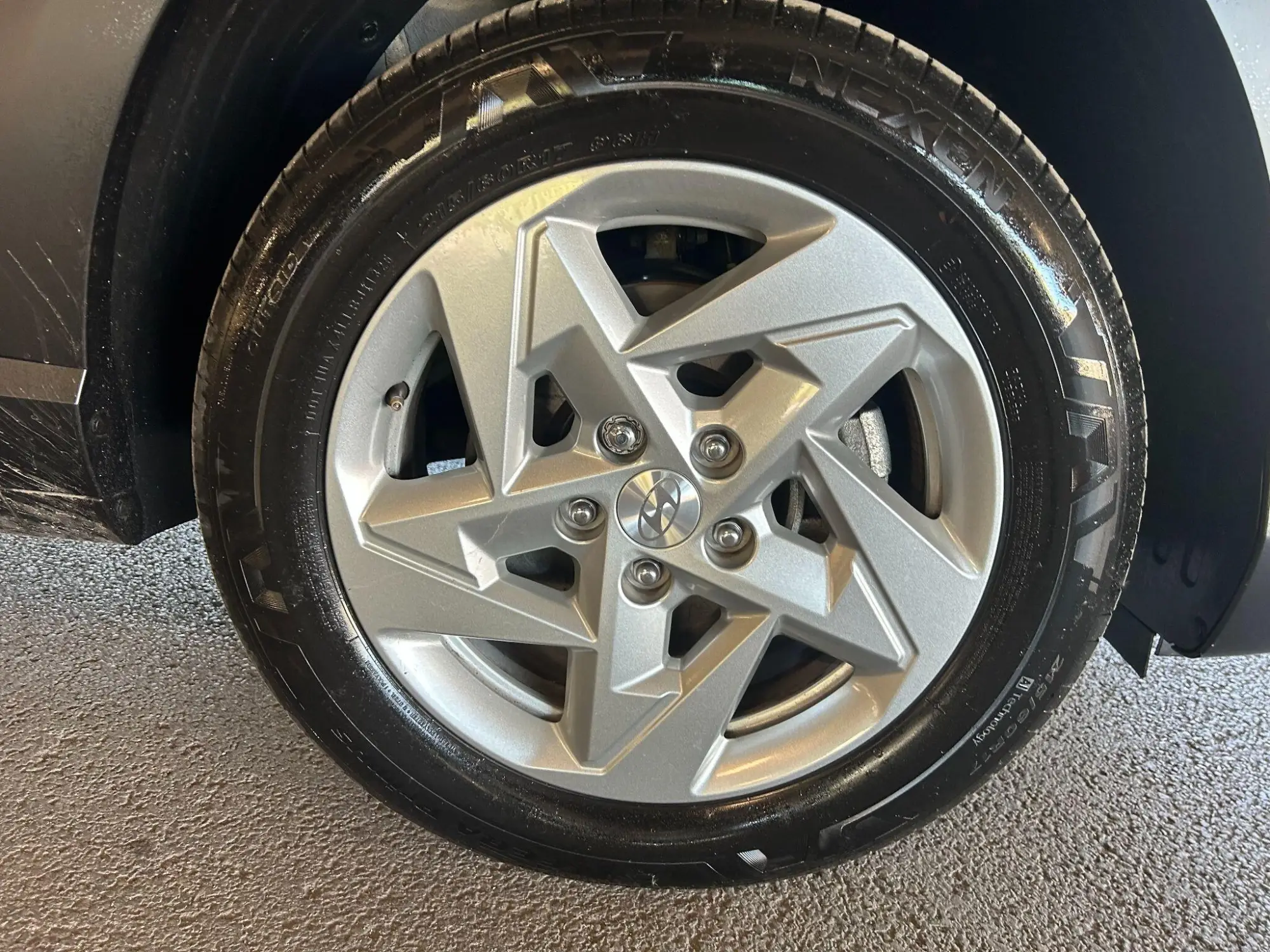 Hyundai KONA Image 11