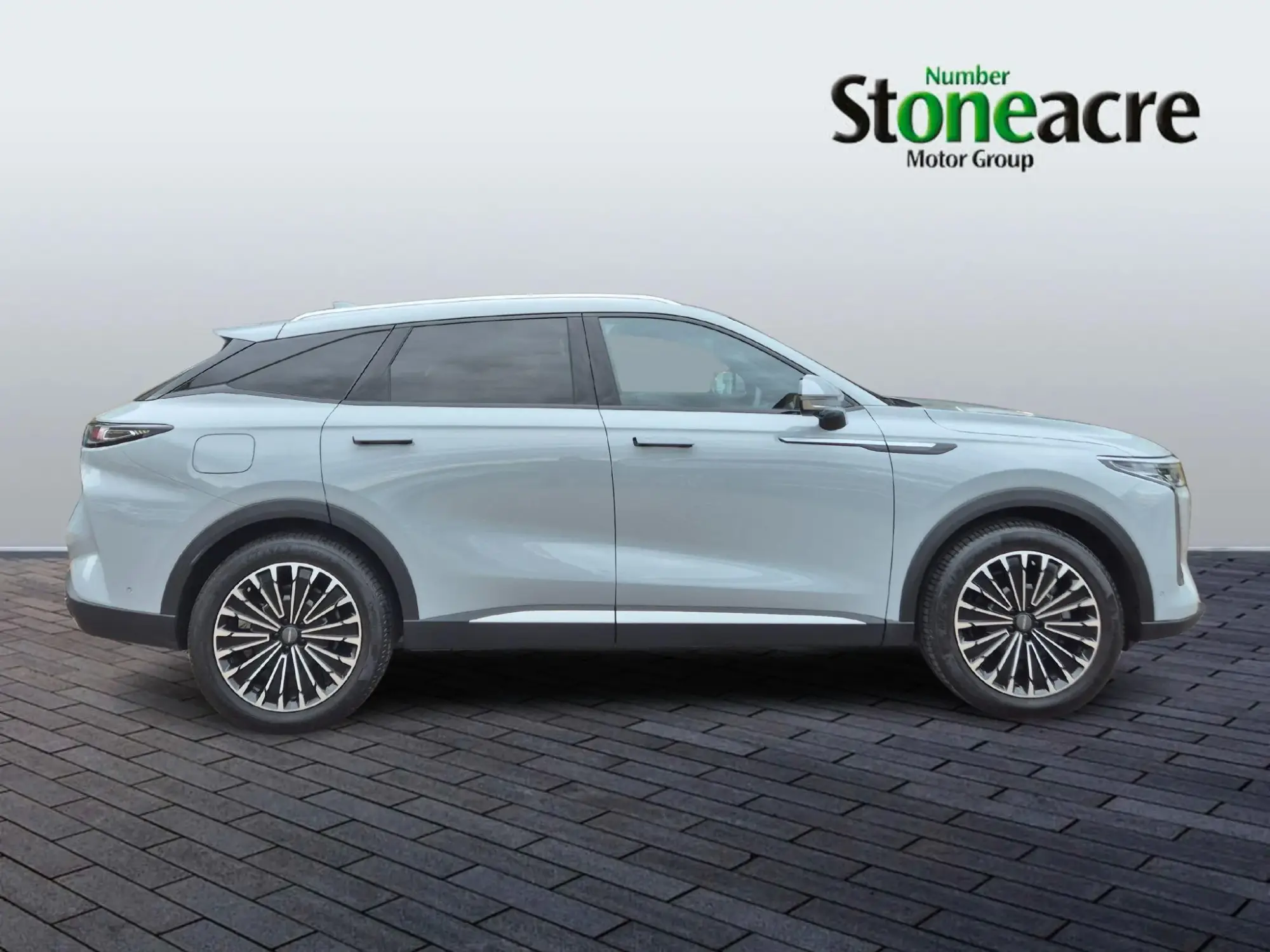 OMODA 9 1.5T SHS 34.46kWh Noble DHT3 4WD Euro 6 (s/s) 5dr YL75KCC Image 2
