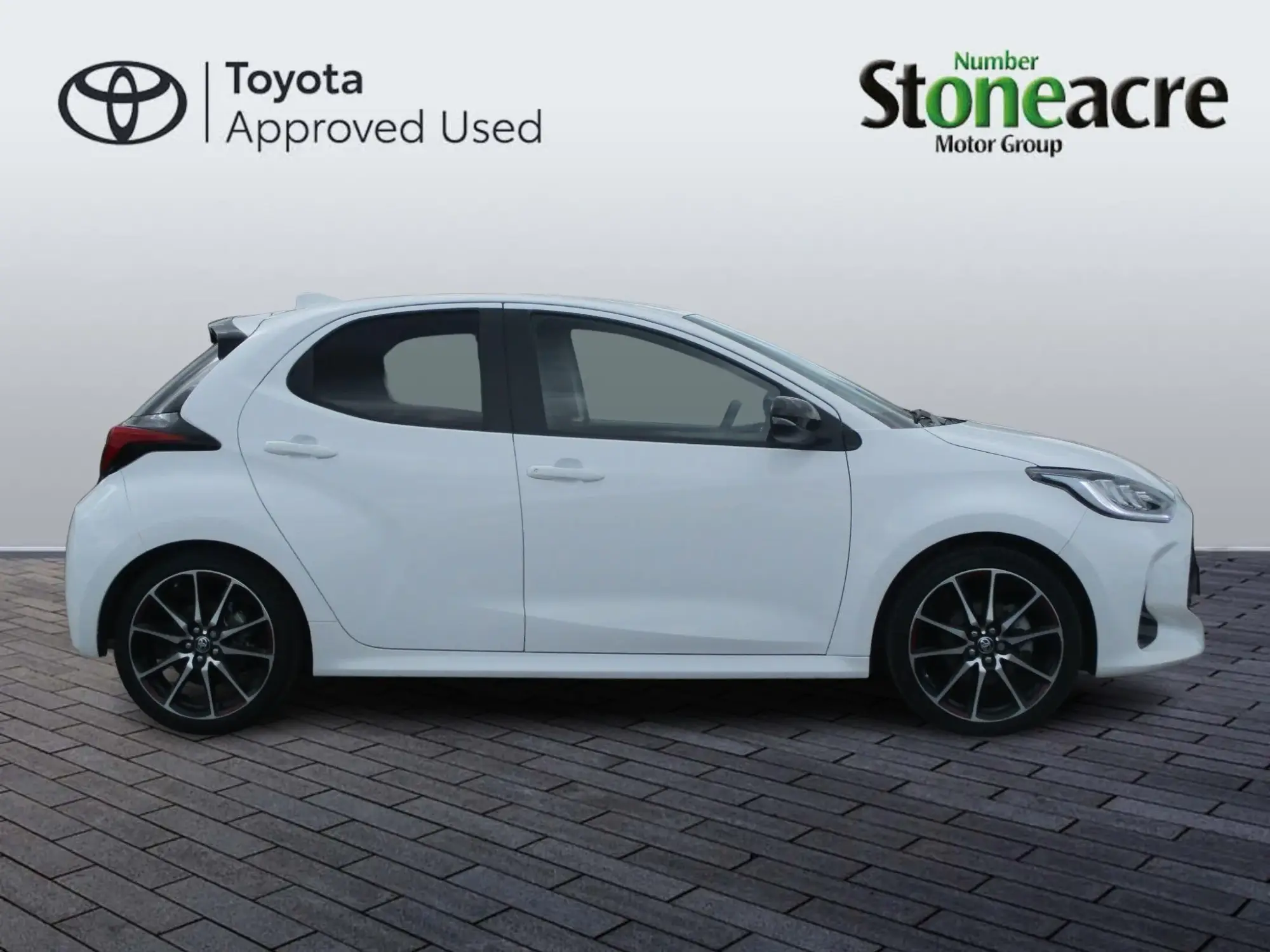 Toyota Yaris Image 2