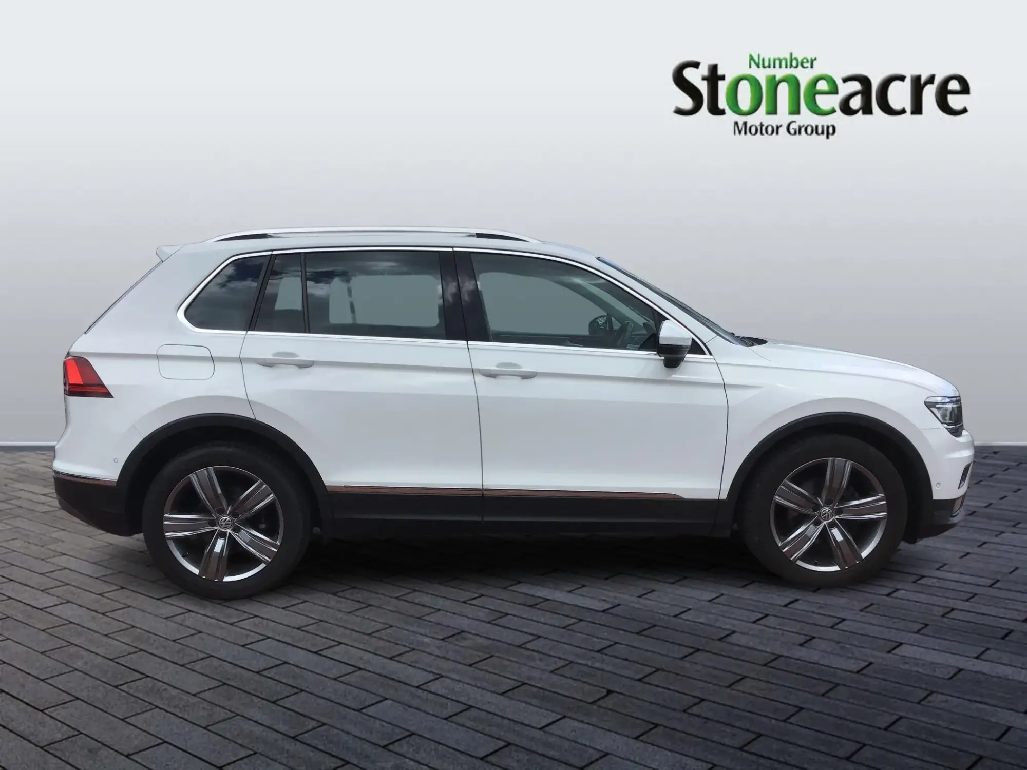 Volkswagen Tiguan 2.0 TDI SEL DSG Euro 6 (s/s) 5dr NG18ZWU Image 2