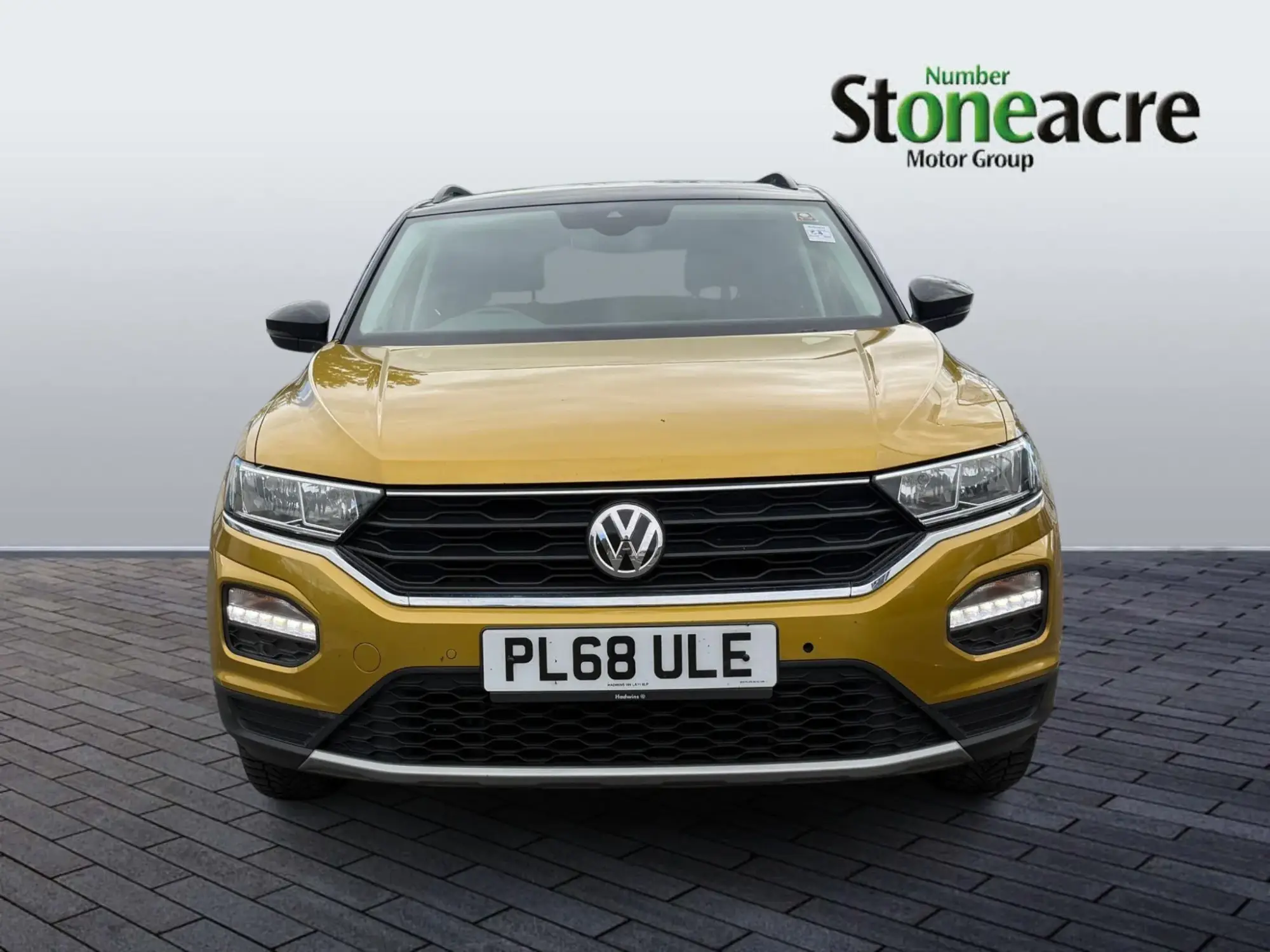 Volkswagen T-Roc Image 2