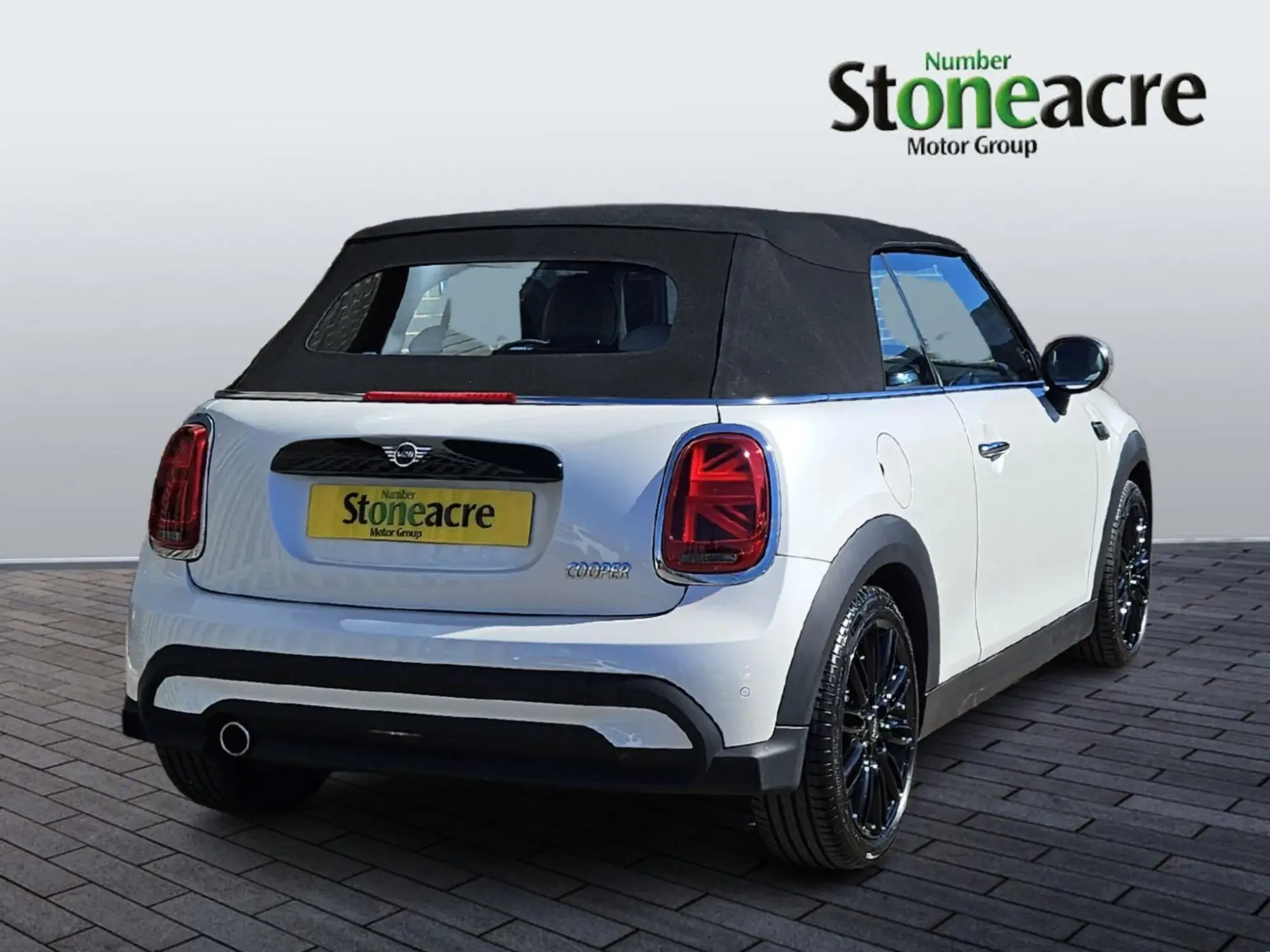 MINI Convertible Image 3