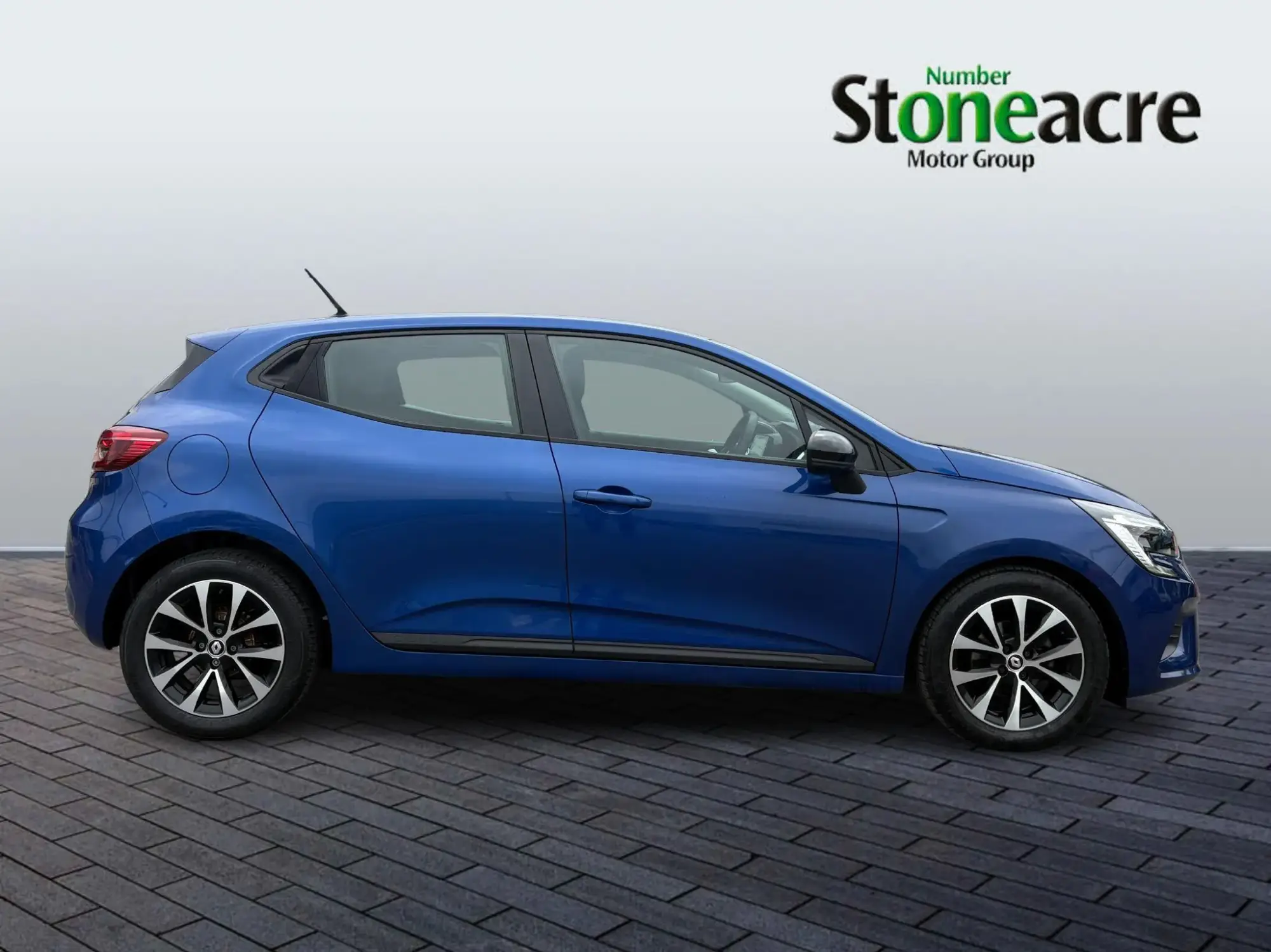 Renault Clio Image 2