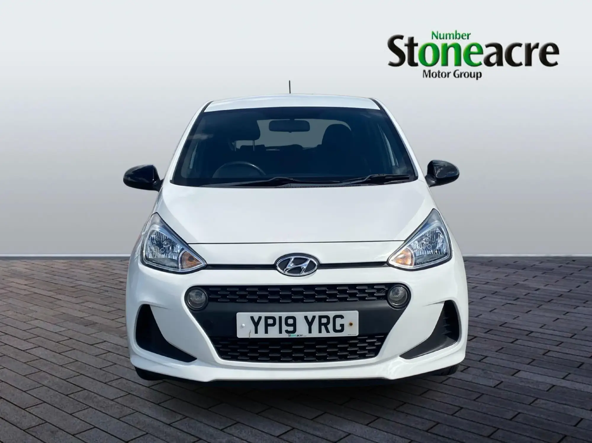 Hyundai i10 Image 2