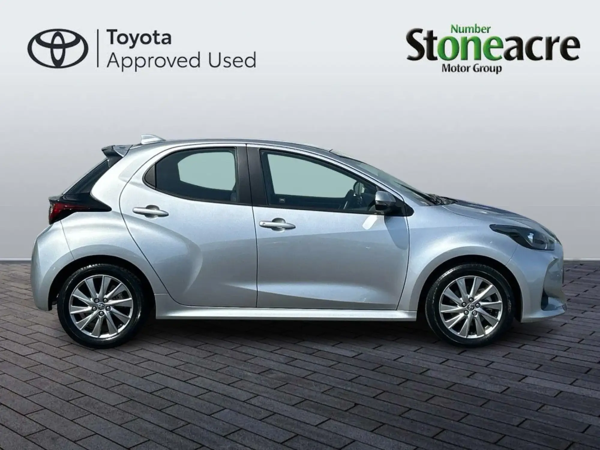 Toyota Yaris Image 2