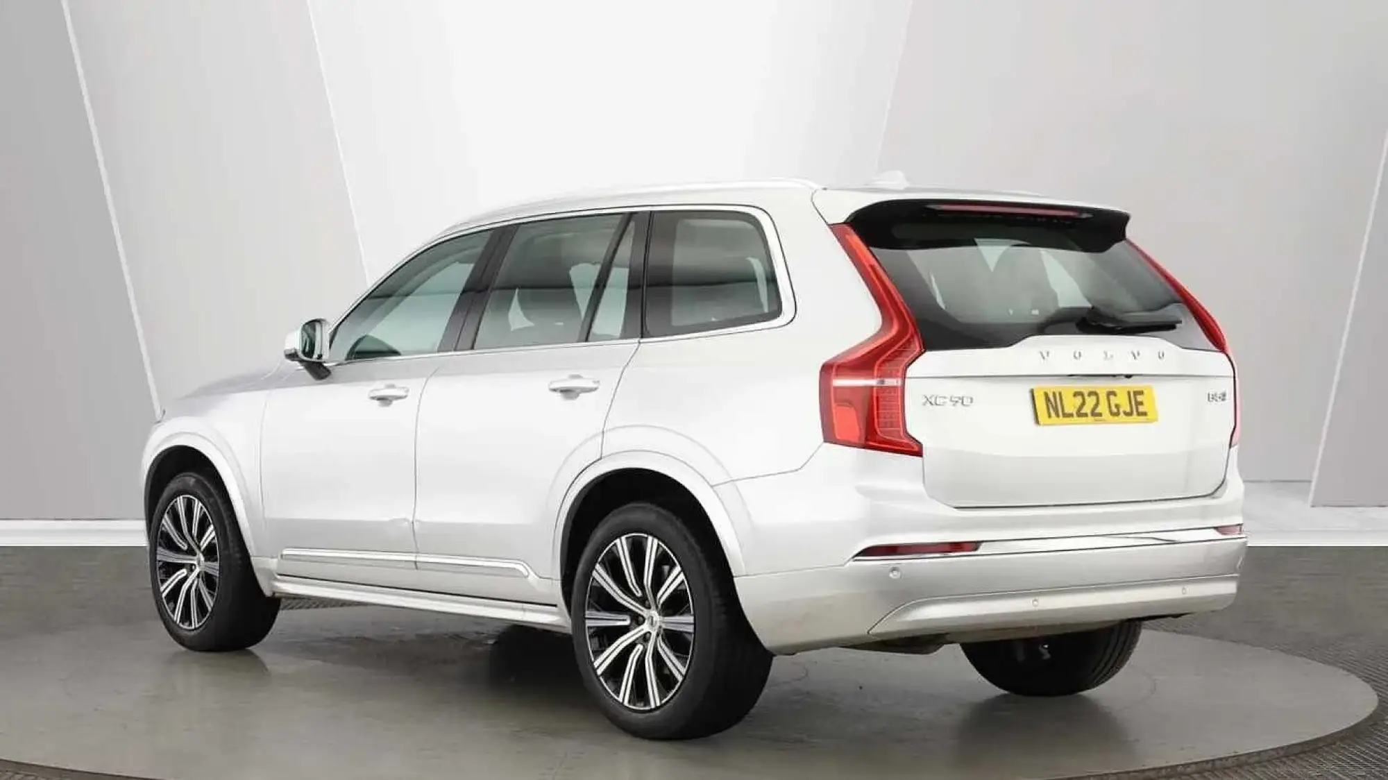 Volvo XC90 Inscription, B5 AWD mild hybrid, Seven individual seats NL22GJE Image 3