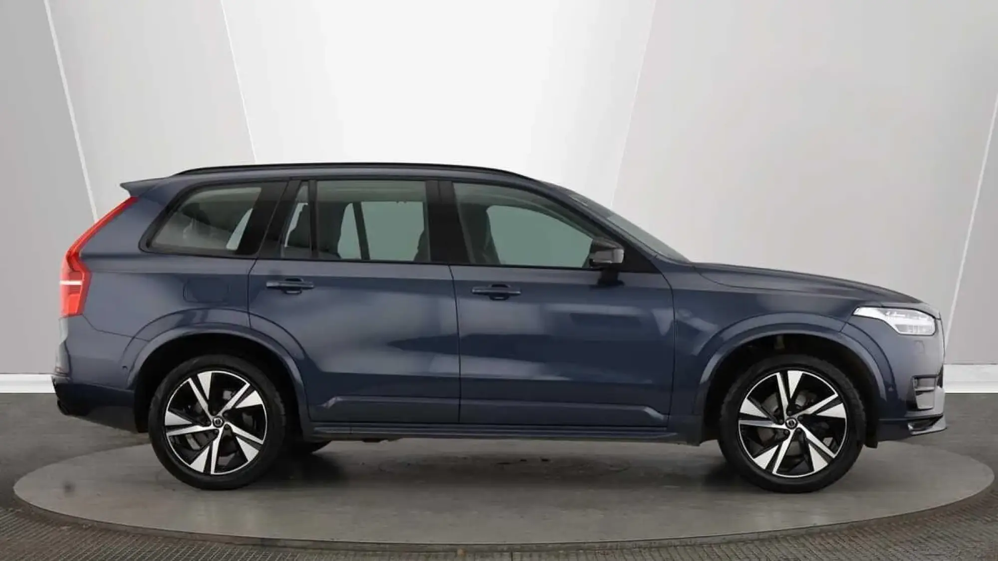 Volvo XC90 2.0 B5D [235] Plus Dark 5dr AWD Geartronic YW72FJK Image 2