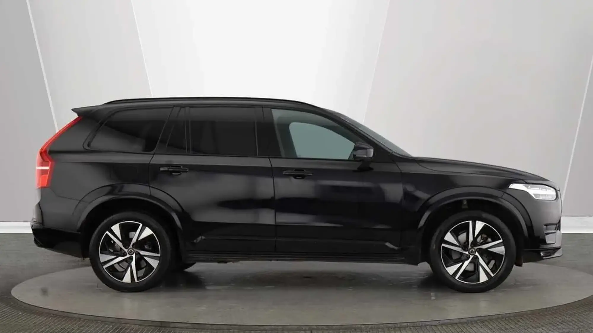 Volvo XC90 2.0 B5D [235] R DESIGN 5dr AWD Geartronic NL22VHG Image 2