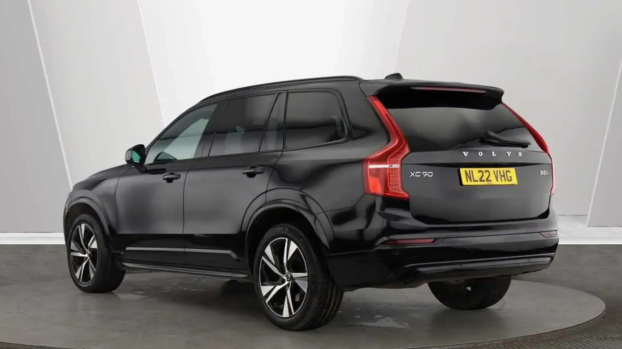 Volvo XC90 2.0 B5D [235] R DESIGN 5dr AWD Geartronic NL22VHG Image 3