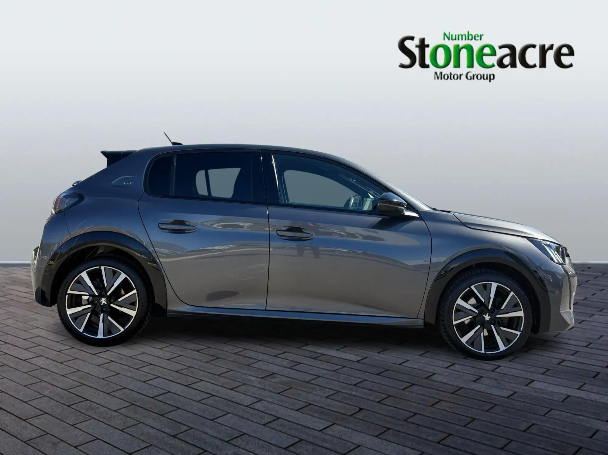 Peugeot 208 Image 2