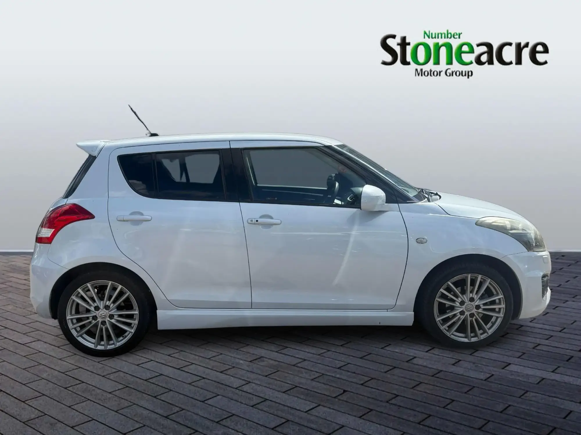 Suzuki Swift Sport 1.6 Sport Hatchback 5dr Petrol Manual Euro 6 (SNav) (136 ps) KP17OPN Image 2