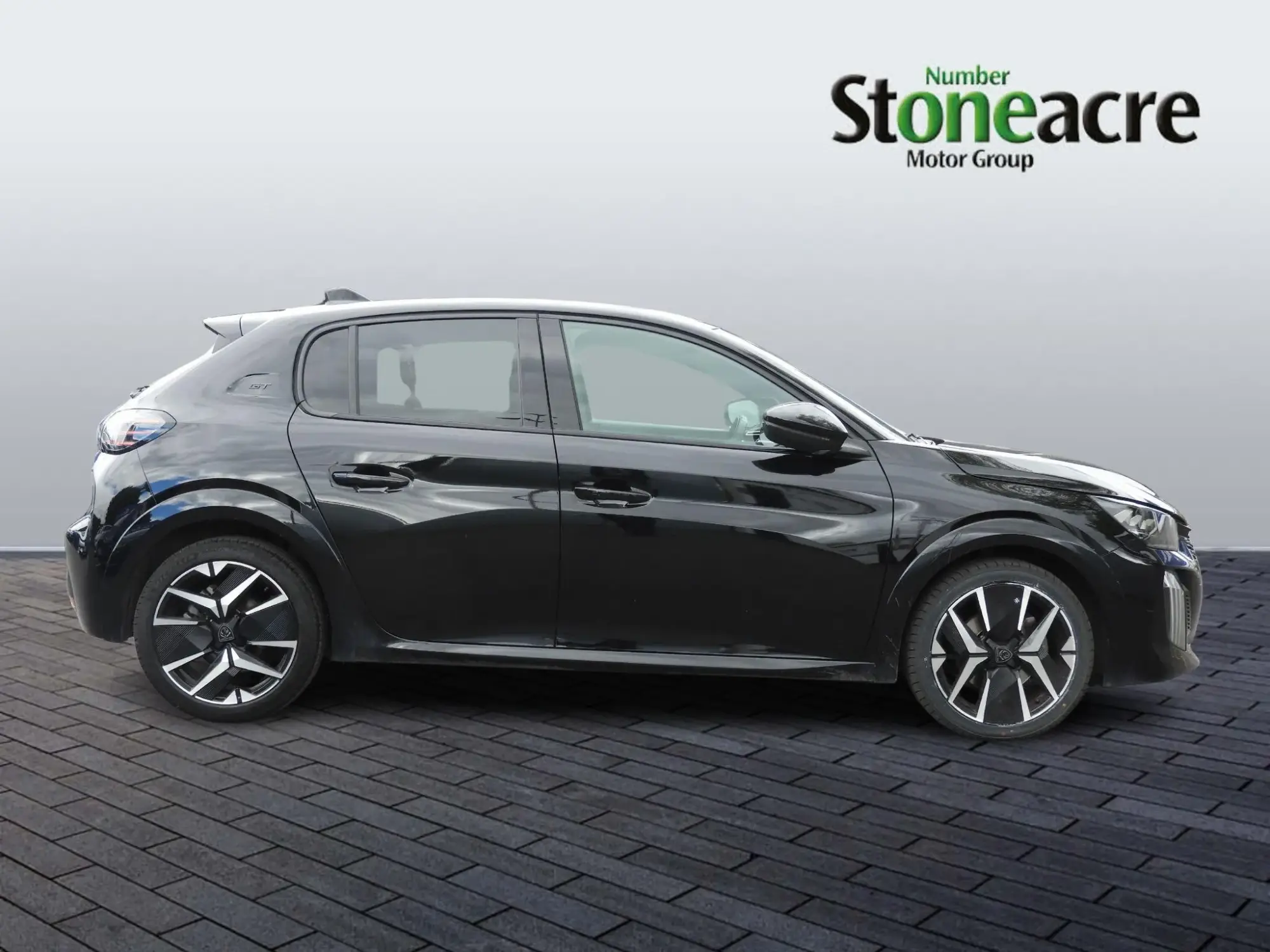 Peugeot 208 Image 2