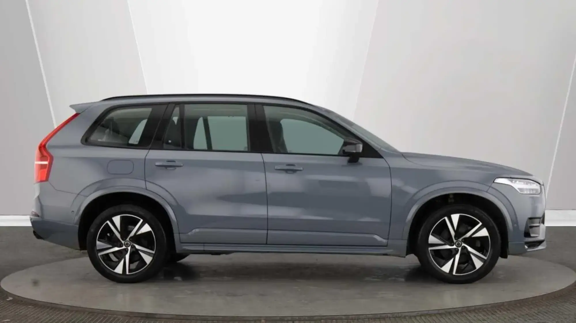 Volvo XC90 2.0 B5D [235] Plus Dark 5dr AWD Geartronic WG72VDM Image 2