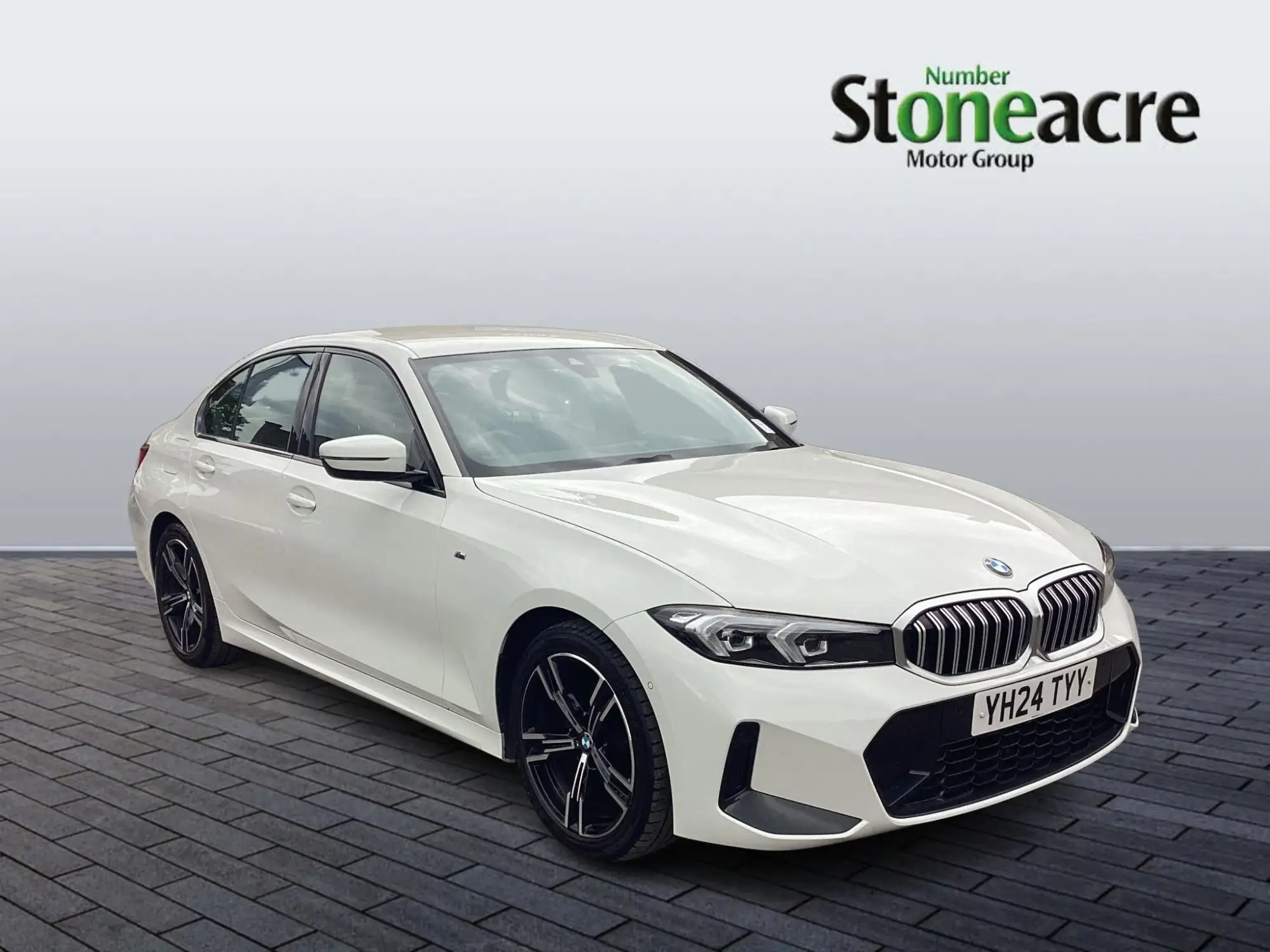 BMW 3 Series 2.0 320i M Sport Auto Euro 6 (s/s) 4dr YH24TYY Image 1