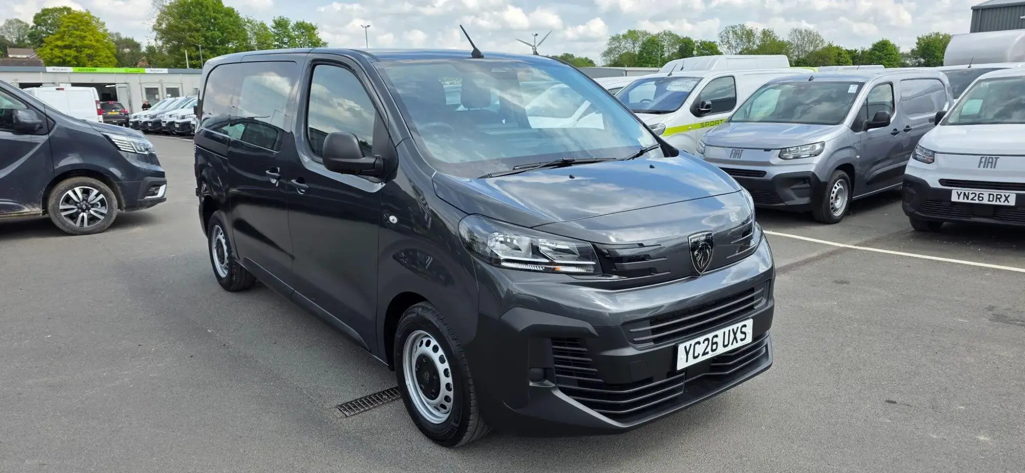 Peugeot Expert 2.2 Professional M Euro 6 (s/s) 6dr YC26UXS Image 1