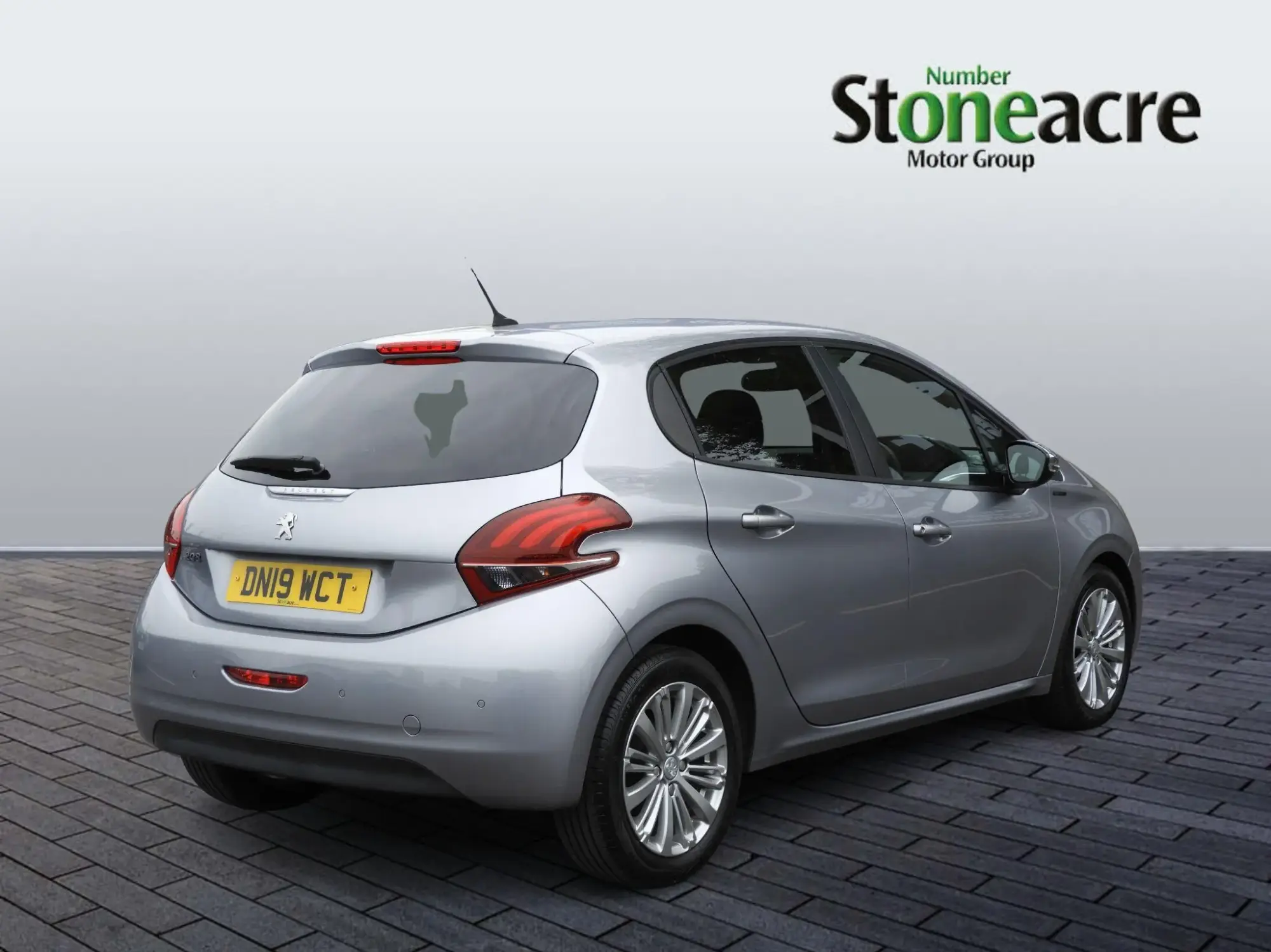 Peugeot 208 Image 3