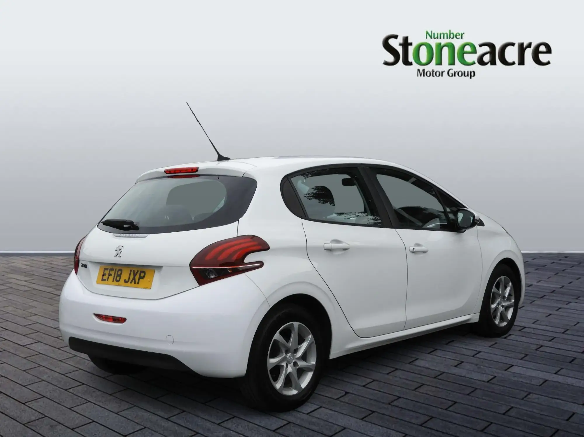 Peugeot 208 Image 3