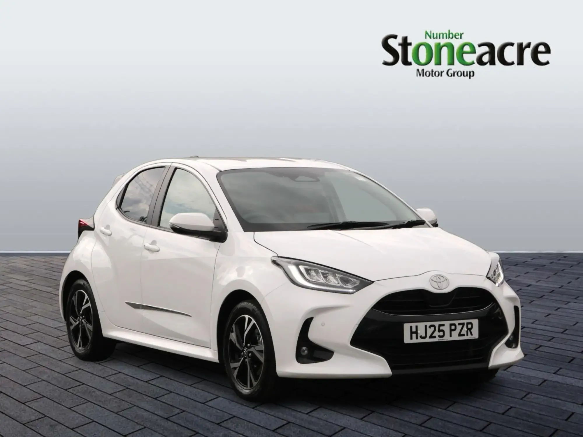 Toyota Yaris 1.5 Hybrid Design 5dr CVT HJ25PZR Image 1