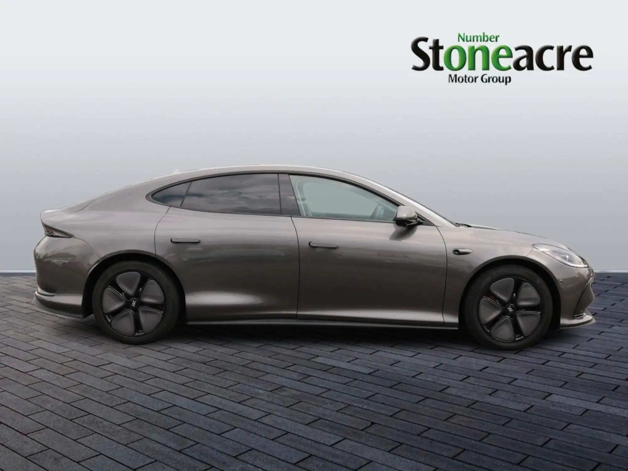 MG IM5 75kWh Standard Range Saloon Auto 5dr ML75JXE Image 2