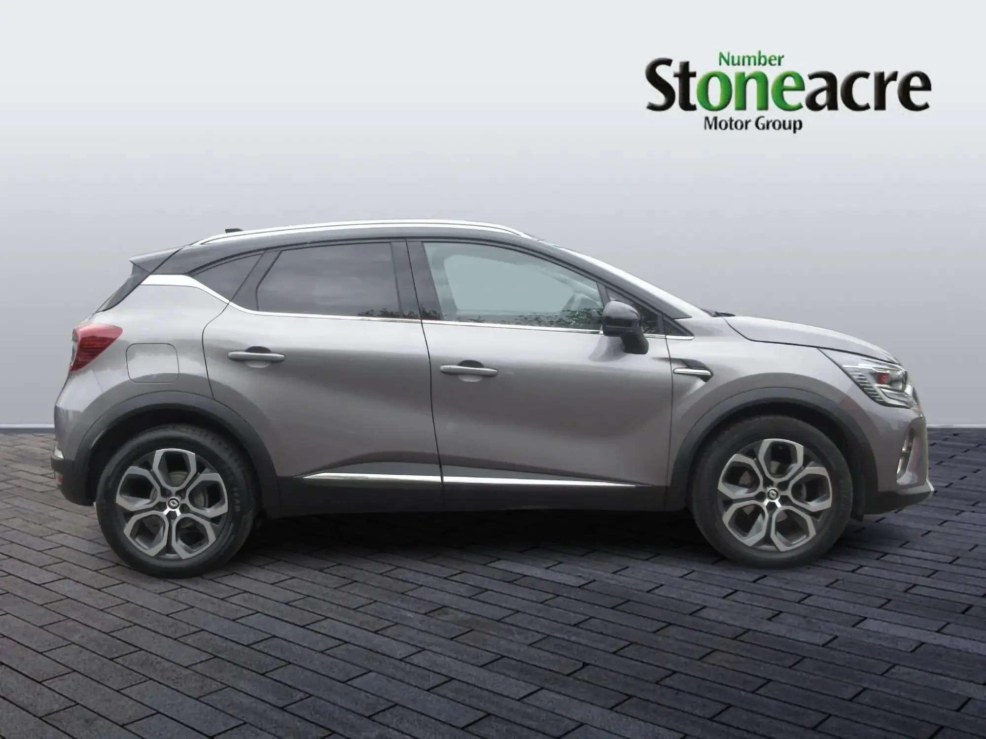 Renault Captur Techno TCe 90 MY22 LX23RZD Image 2