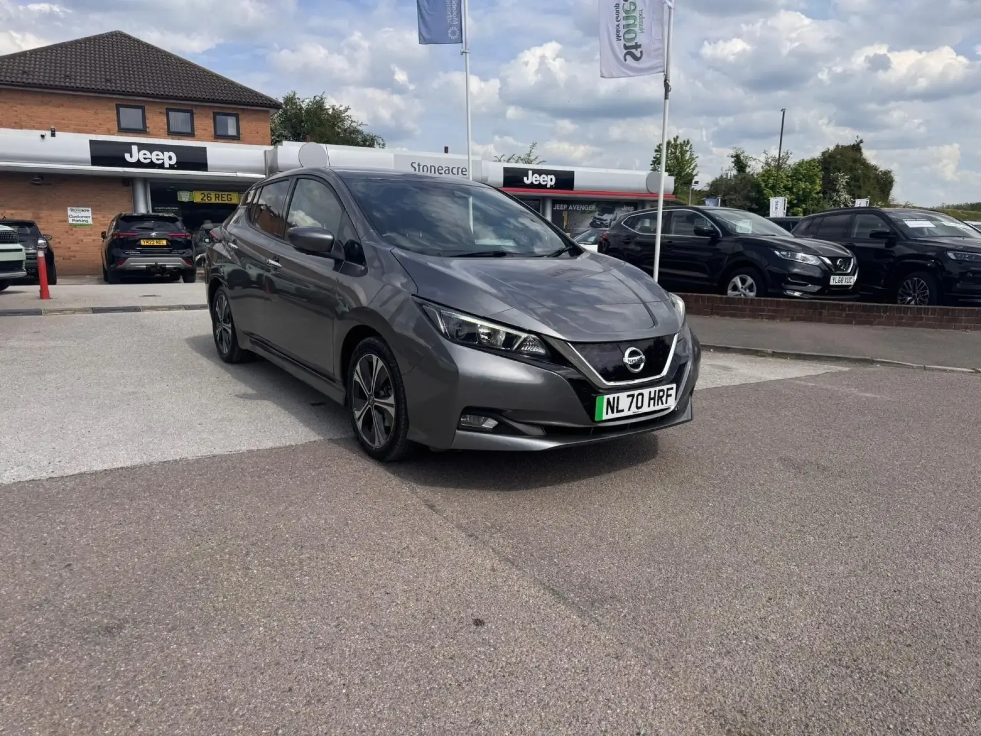 Nissan LEAF 40kWh N-Connecta Auto 5dr NL70HRF Image 1