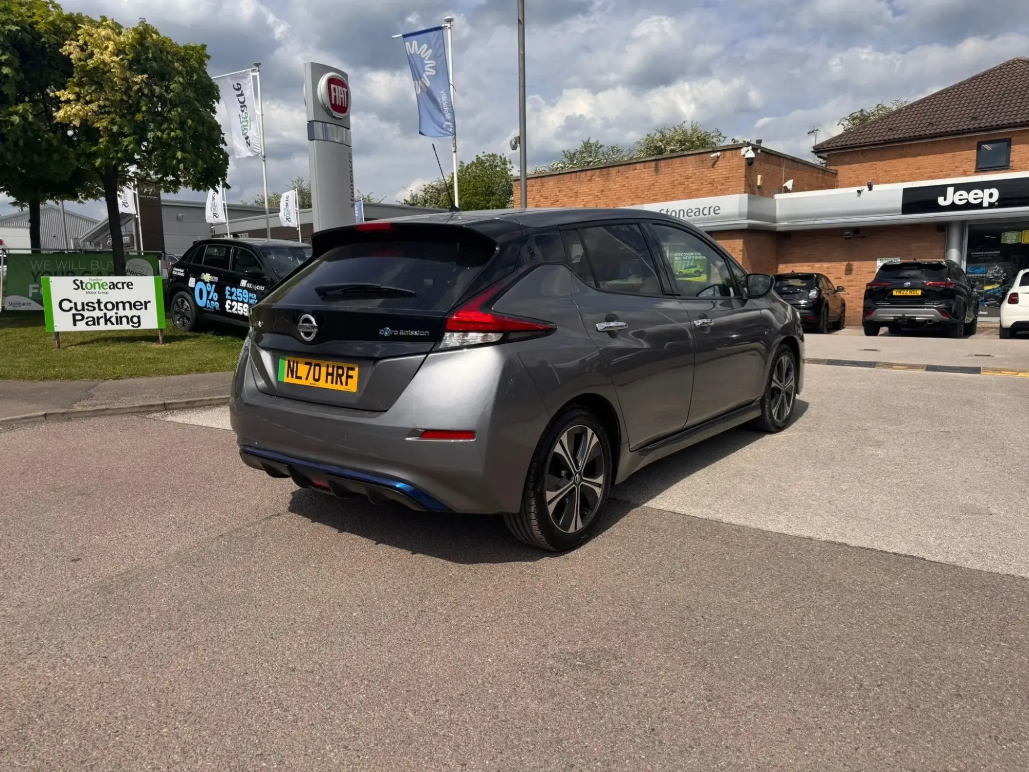 Nissan LEAF 40kWh N-Connecta Auto 5dr NL70HRF Image 3