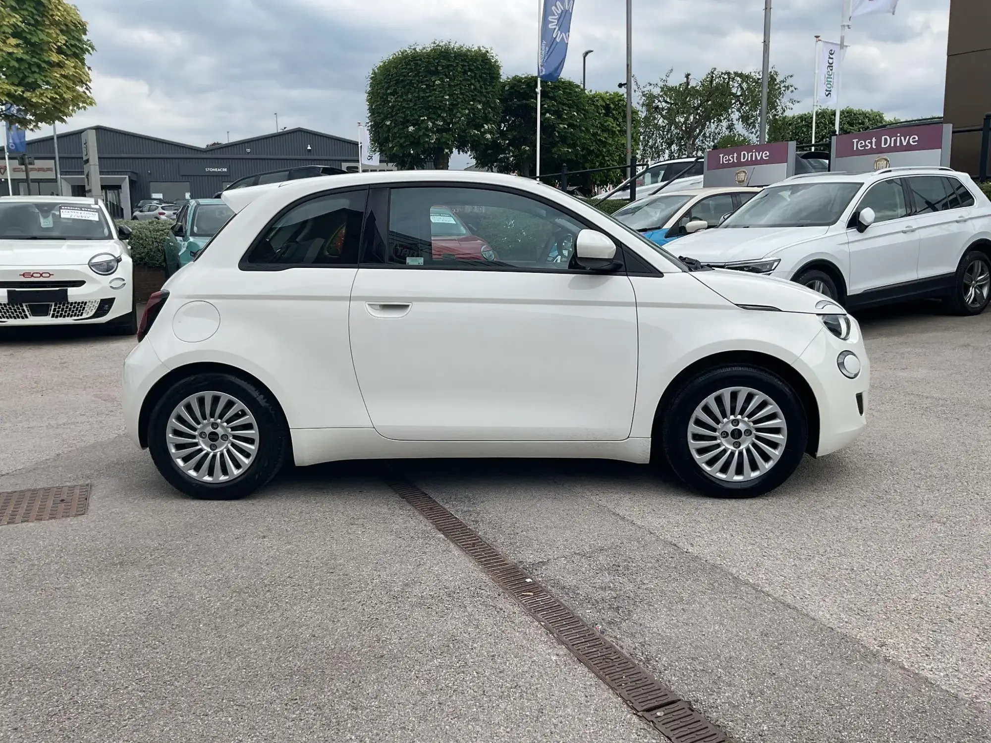 Fiat 500e 70kW Action 24kWh 3dr Auto YV23XEH Image 2