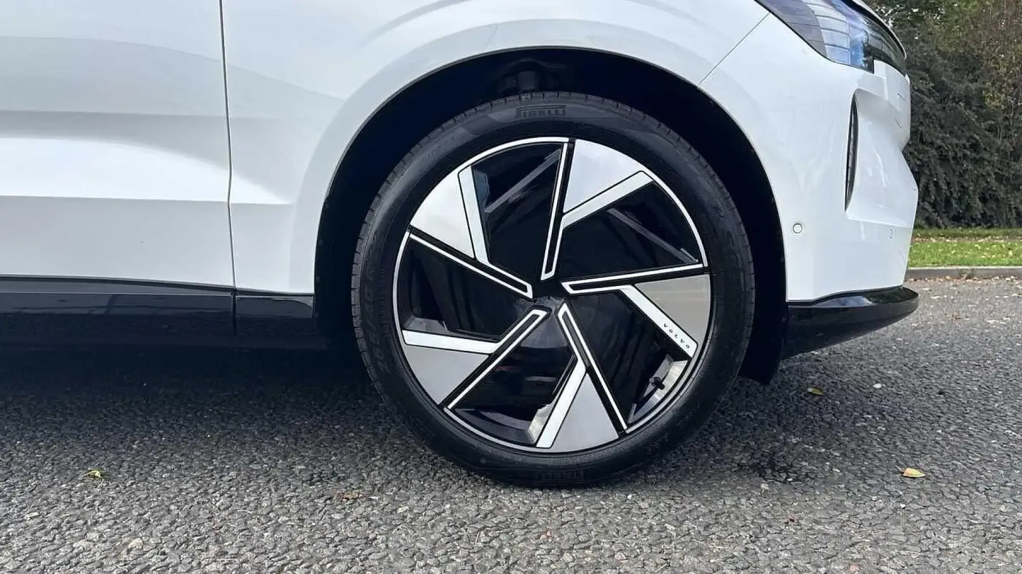 Volvo EX90 Image 9