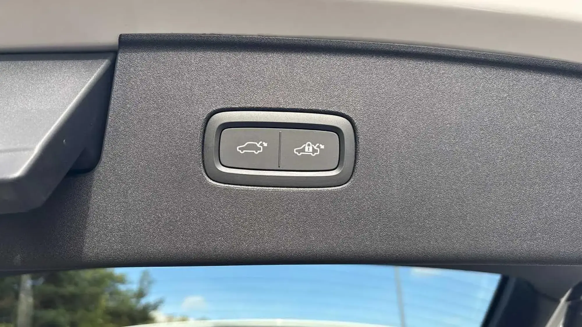 Volvo EX90 Image 18