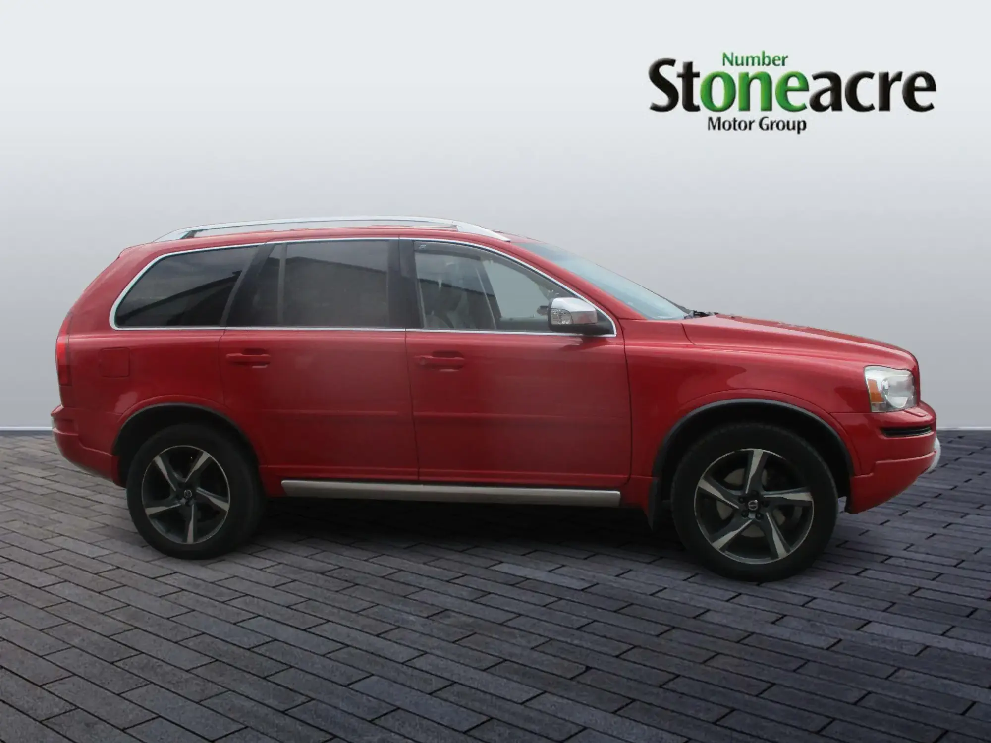 Volvo XC90 2.4 D5 R-Design Nav Geartronic 4WD Euro 5 5dr BK14KTO Image 2