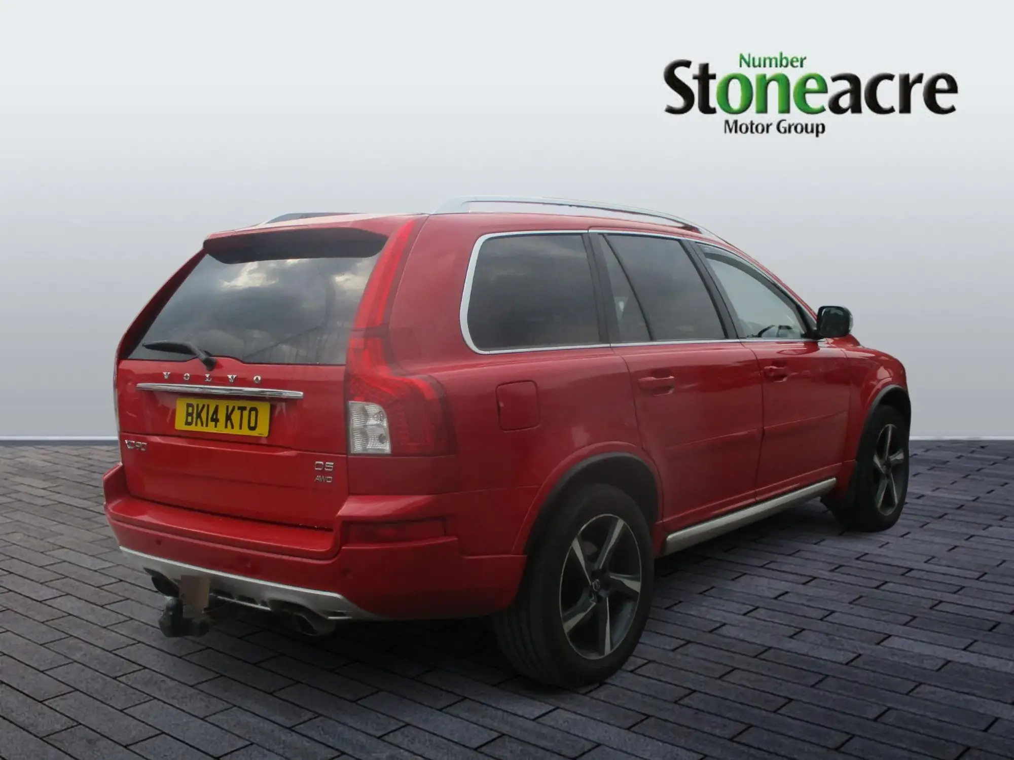Volvo XC90 2.4 D5 R-Design Nav Geartronic 4WD Euro 5 5dr BK14KTO Image 3