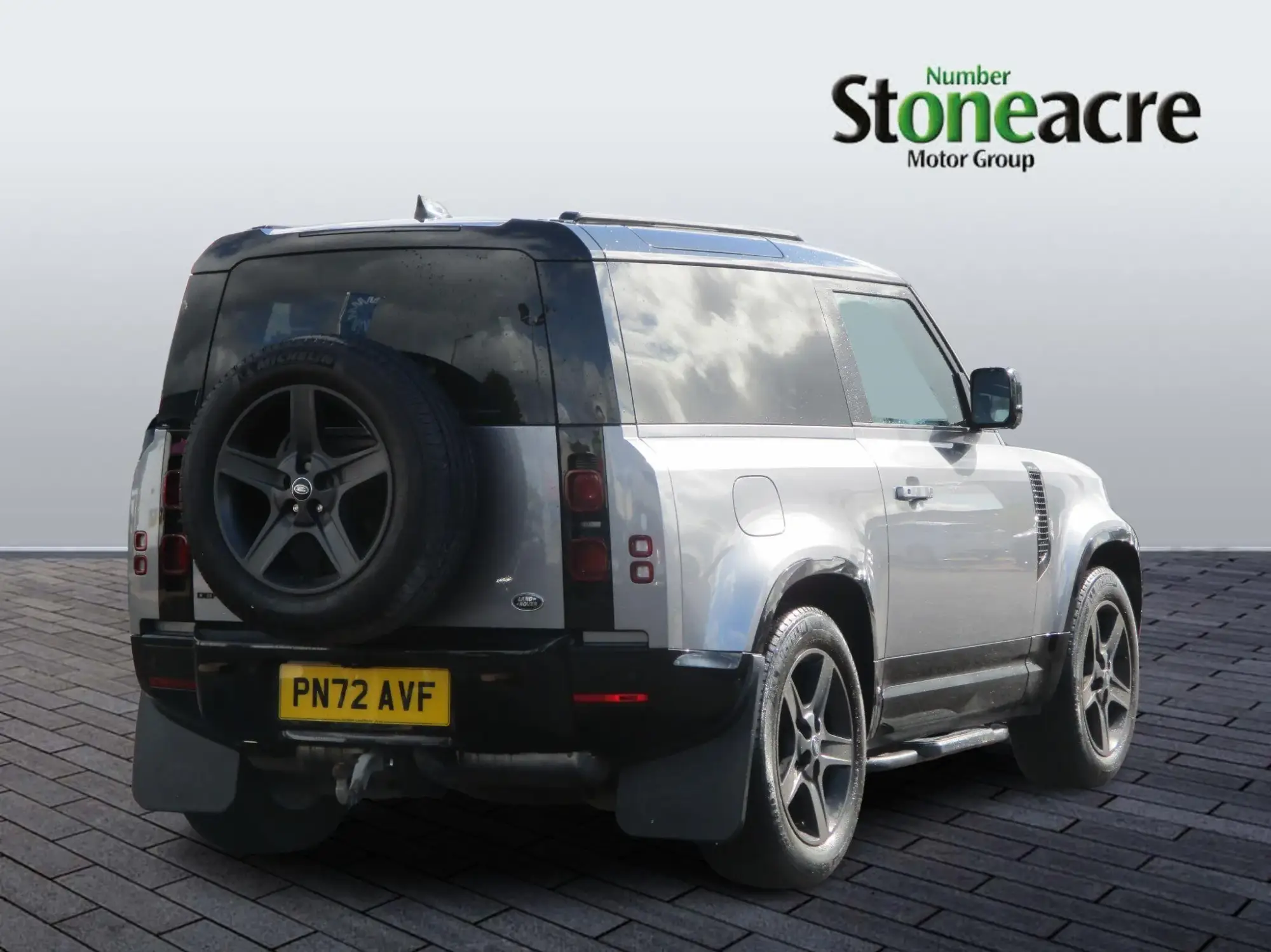 Land Rover Defender 90 3.0 D250 MHEV X-Dynamic SE Auto 4WD Euro 6 (s/s) 3dr PN72AVF Image 3