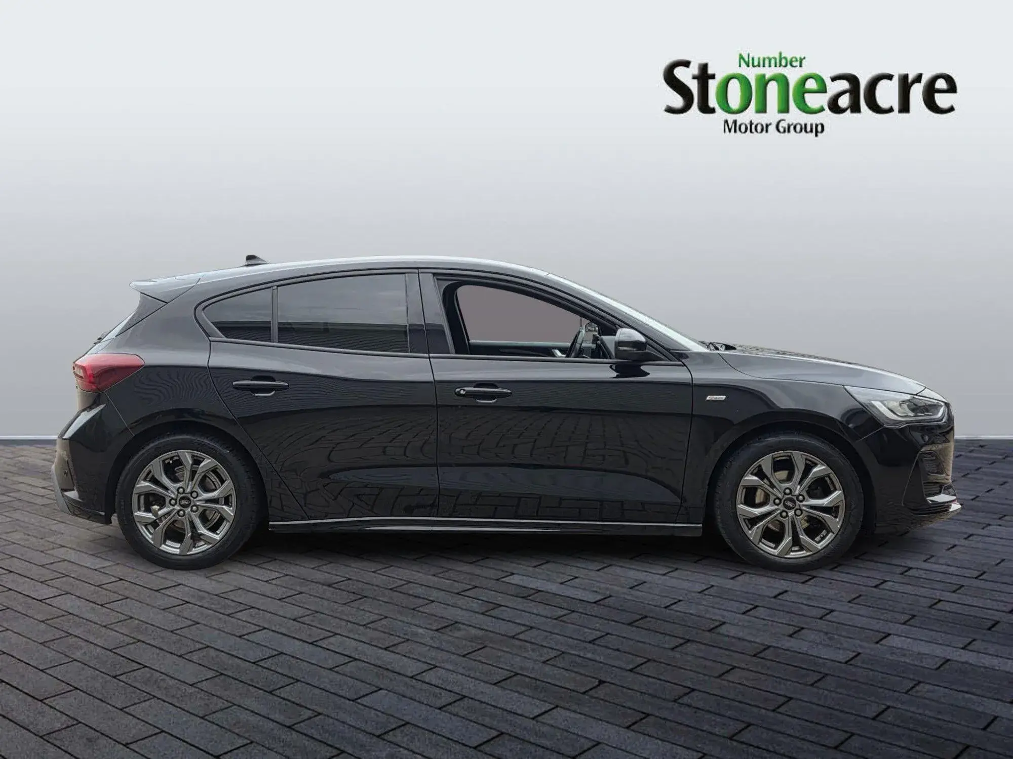 Ford Focus 1.0 EcoBoost Hybrid mHEV 155 ST-Line 5dr PE23ZYK Image 2