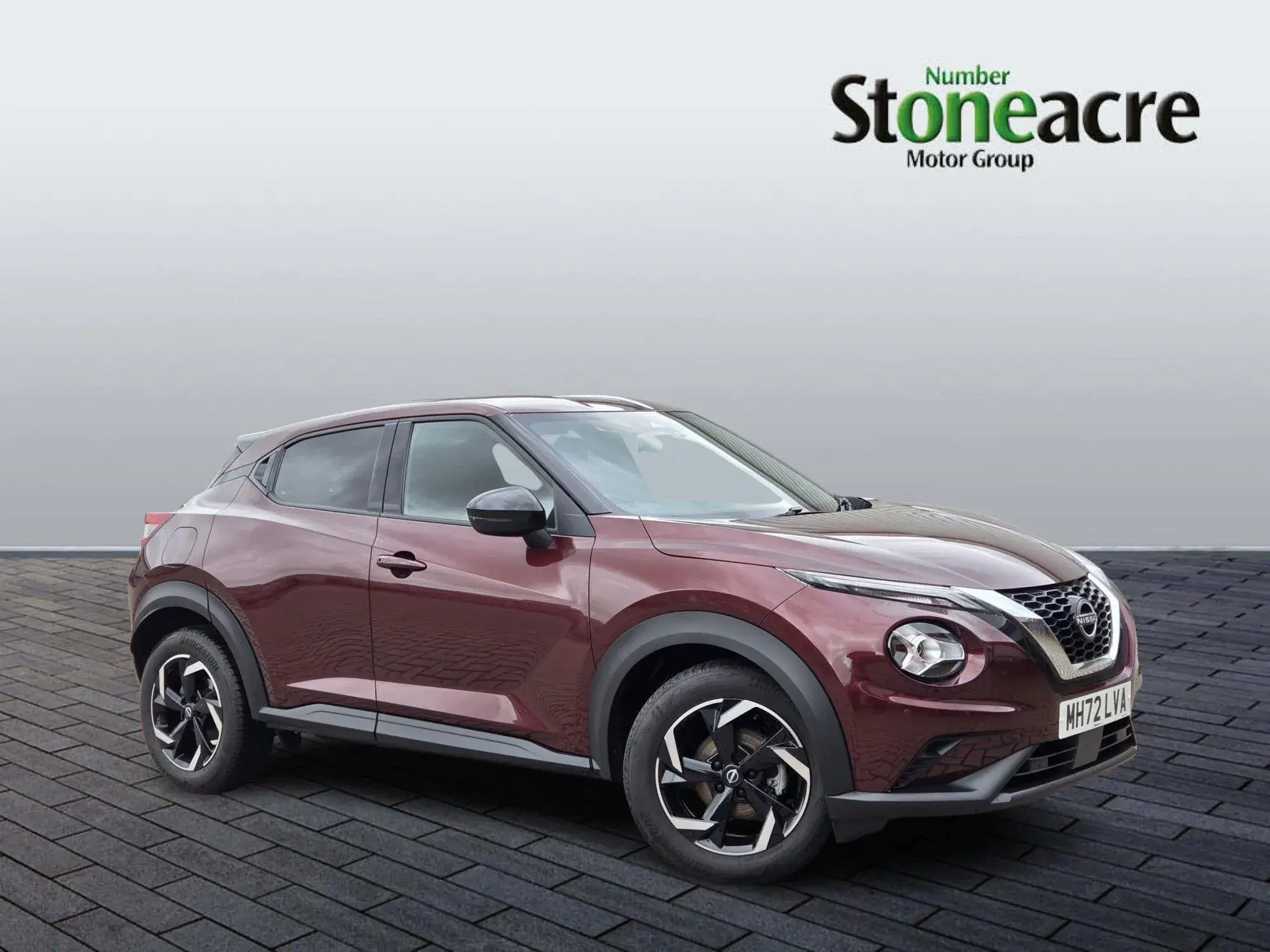 Nissan Juke 1.0 DiG-T N-Connecta 5dr MH72LVA Image 1
