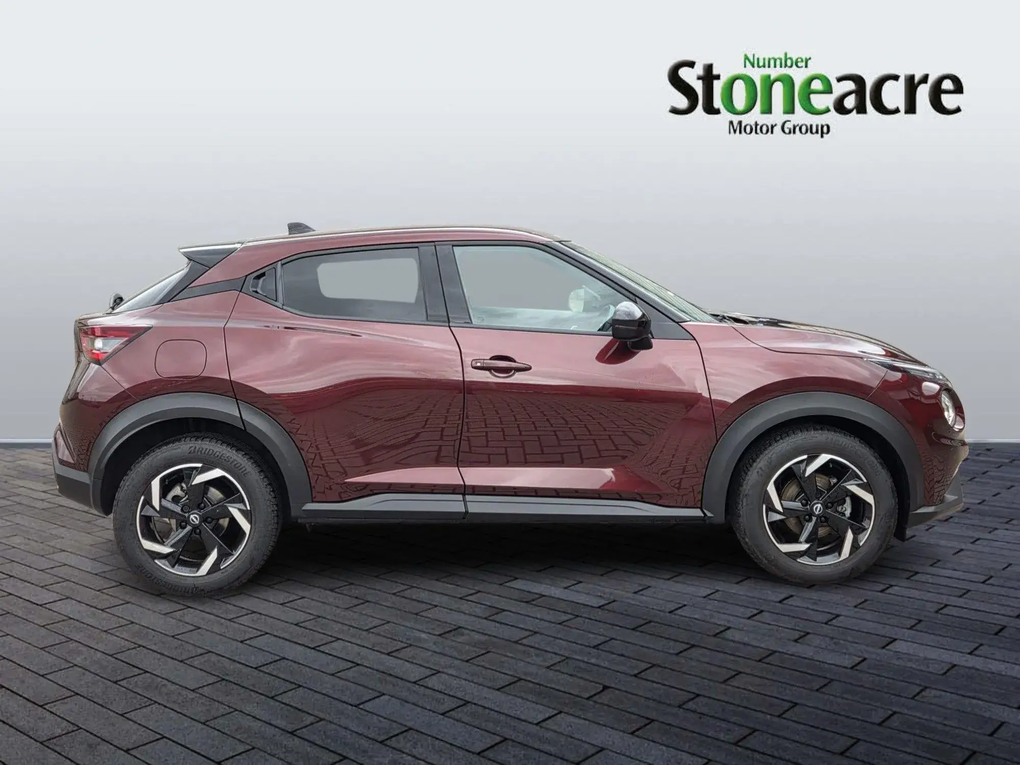 Nissan Juke 1.0 DiG-T N-Connecta 5dr MH72LVA Image 2