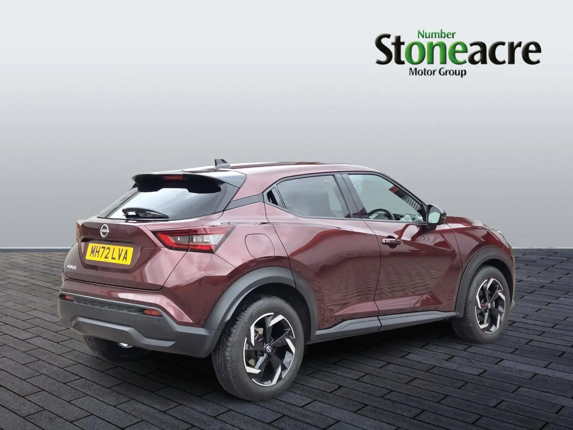 Nissan Juke 1.0 DiG-T N-Connecta 5dr MH72LVA Image 3