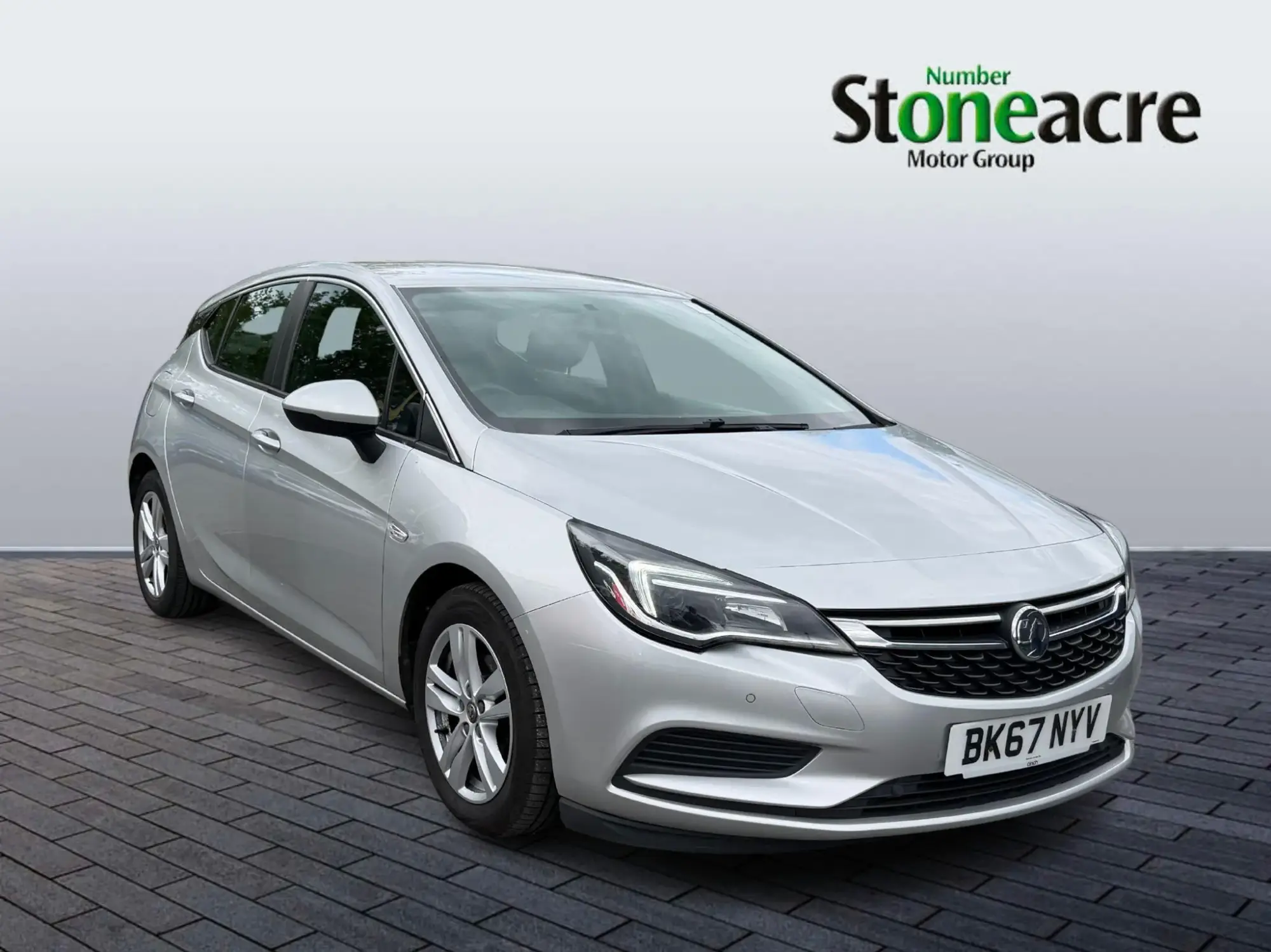 Vauxhall Astra 1.6 CDTi ecoTEC BlueInjection Tech Line Nav Euro 6 (s/s) 5dr BK67NYV Image 1