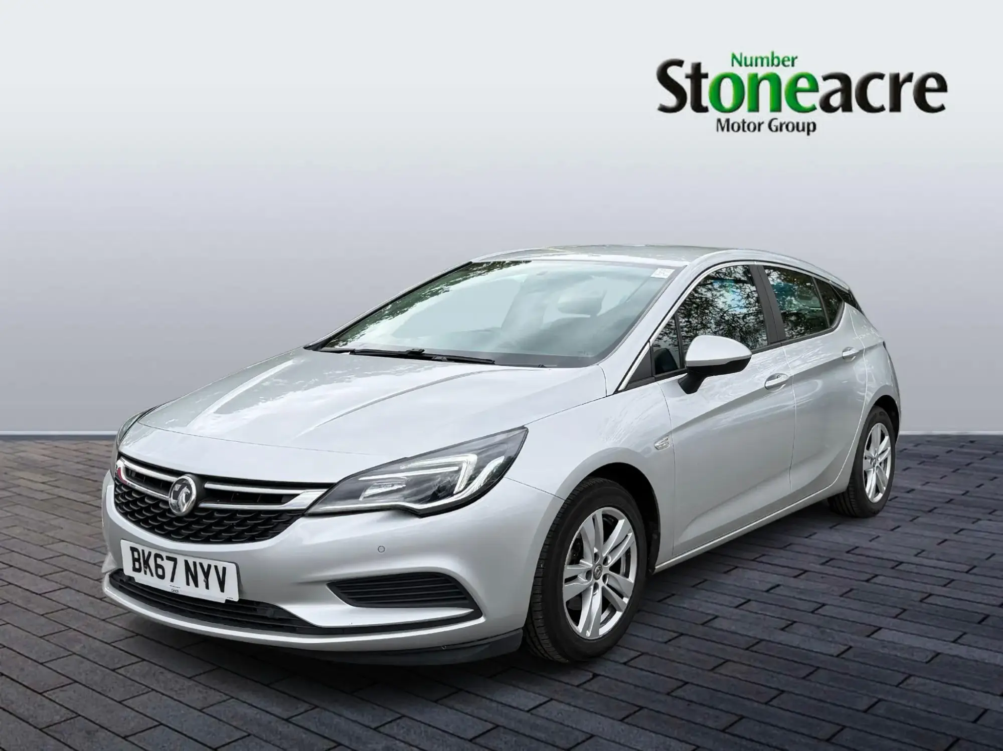 Vauxhall Astra 1.6 CDTi ecoTEC BlueInjection Tech Line Nav Euro 6 (s/s) 5dr BK67NYV Image 3