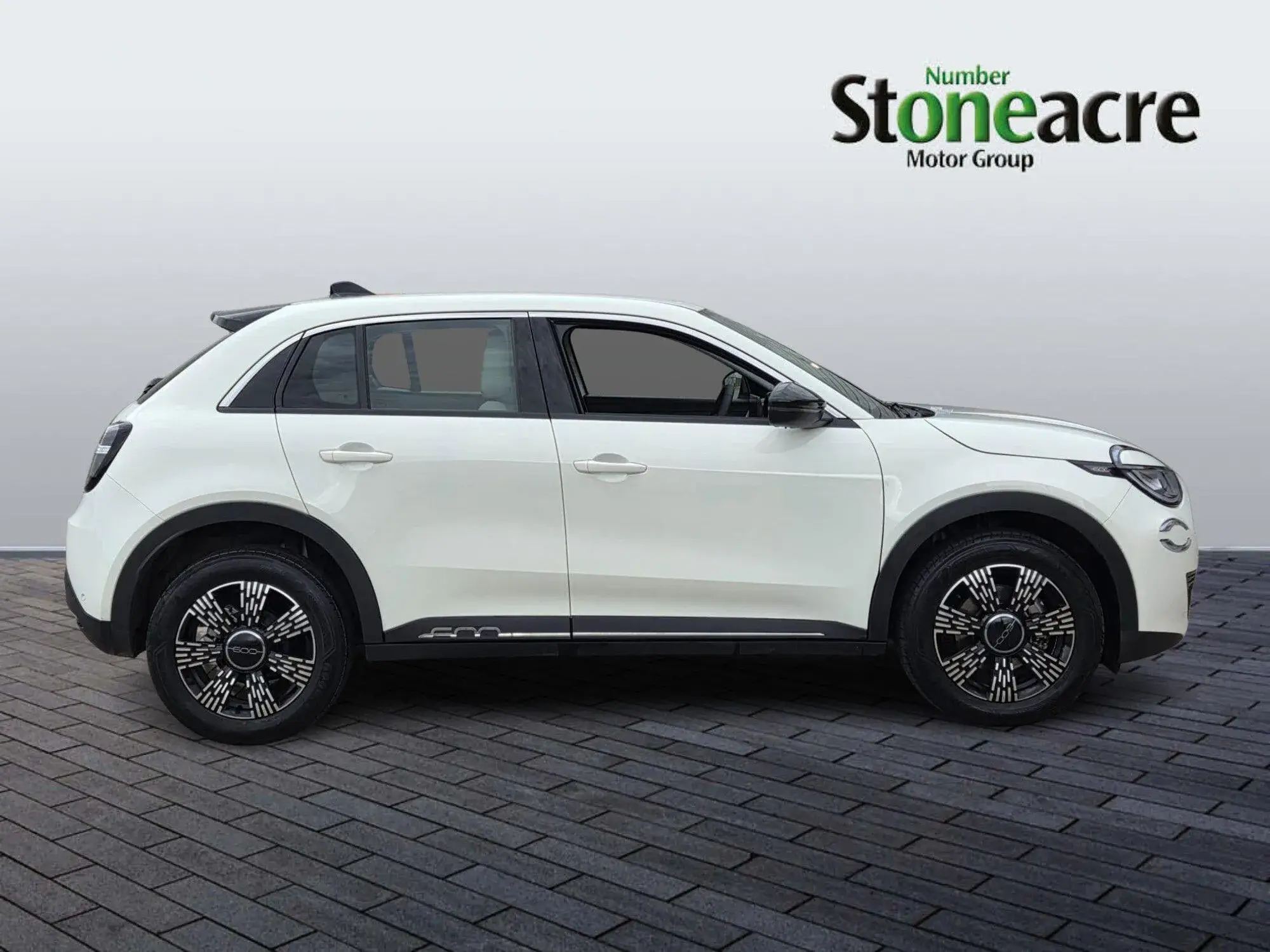 Fiat 600 1.2 MHEV e-DCT Euro 6 (s/s) 5dr FX25HPJ Image 2