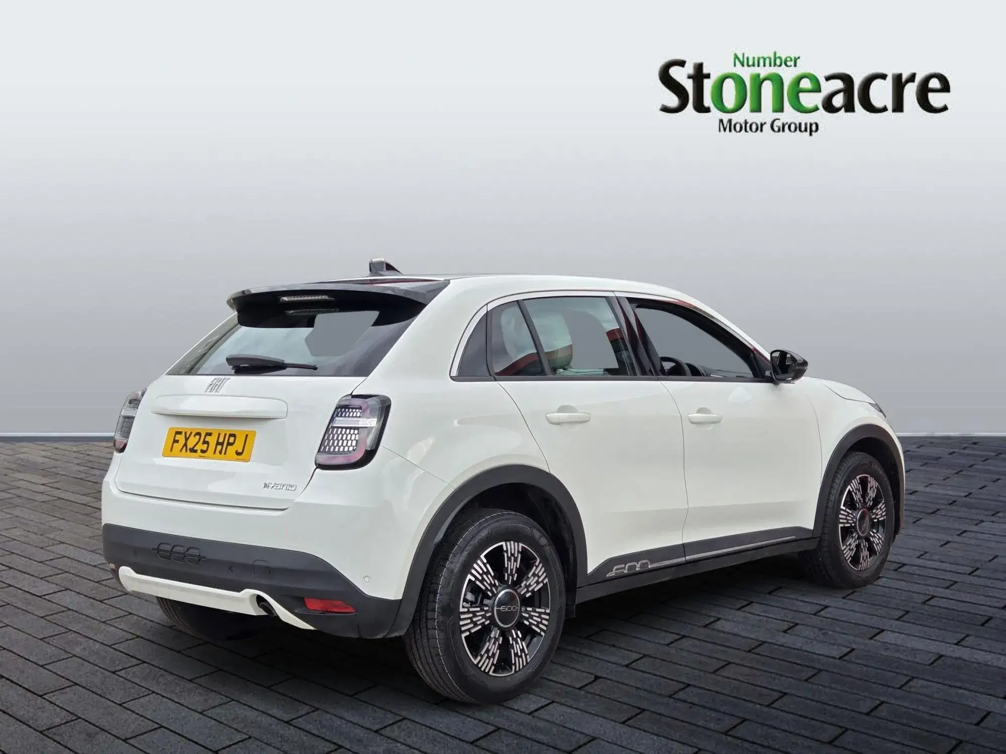 Fiat 600 1.2 MHEV e-DCT Euro 6 (s/s) 5dr FX25HPJ Image 3