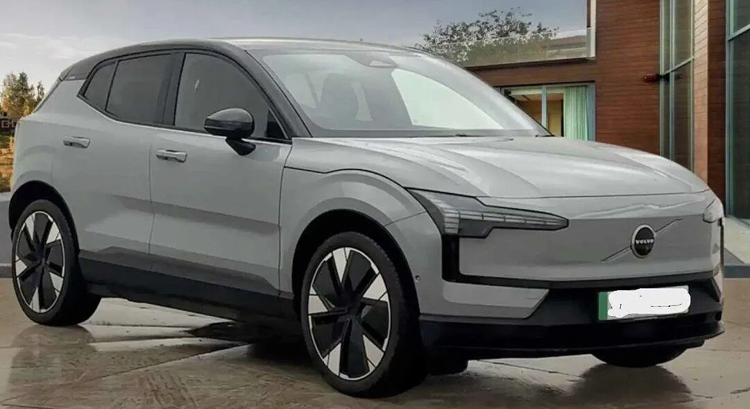 Volvo Ex30 listing photo
