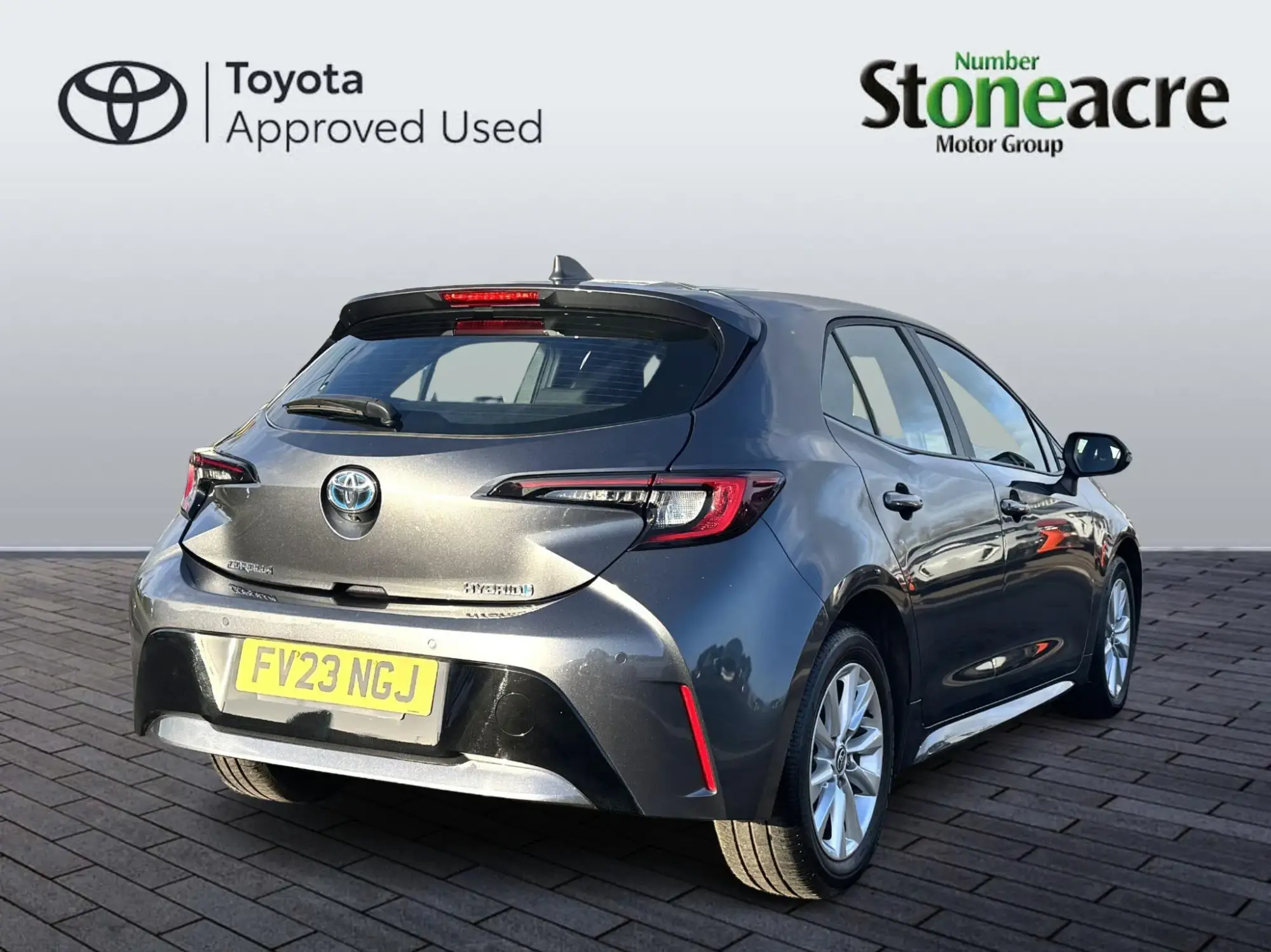 Toyota Corolla Hatchback 1.8 VVT-h Icon CVT Euro 6 (s/s) 5dr FV23NGJ Image 3